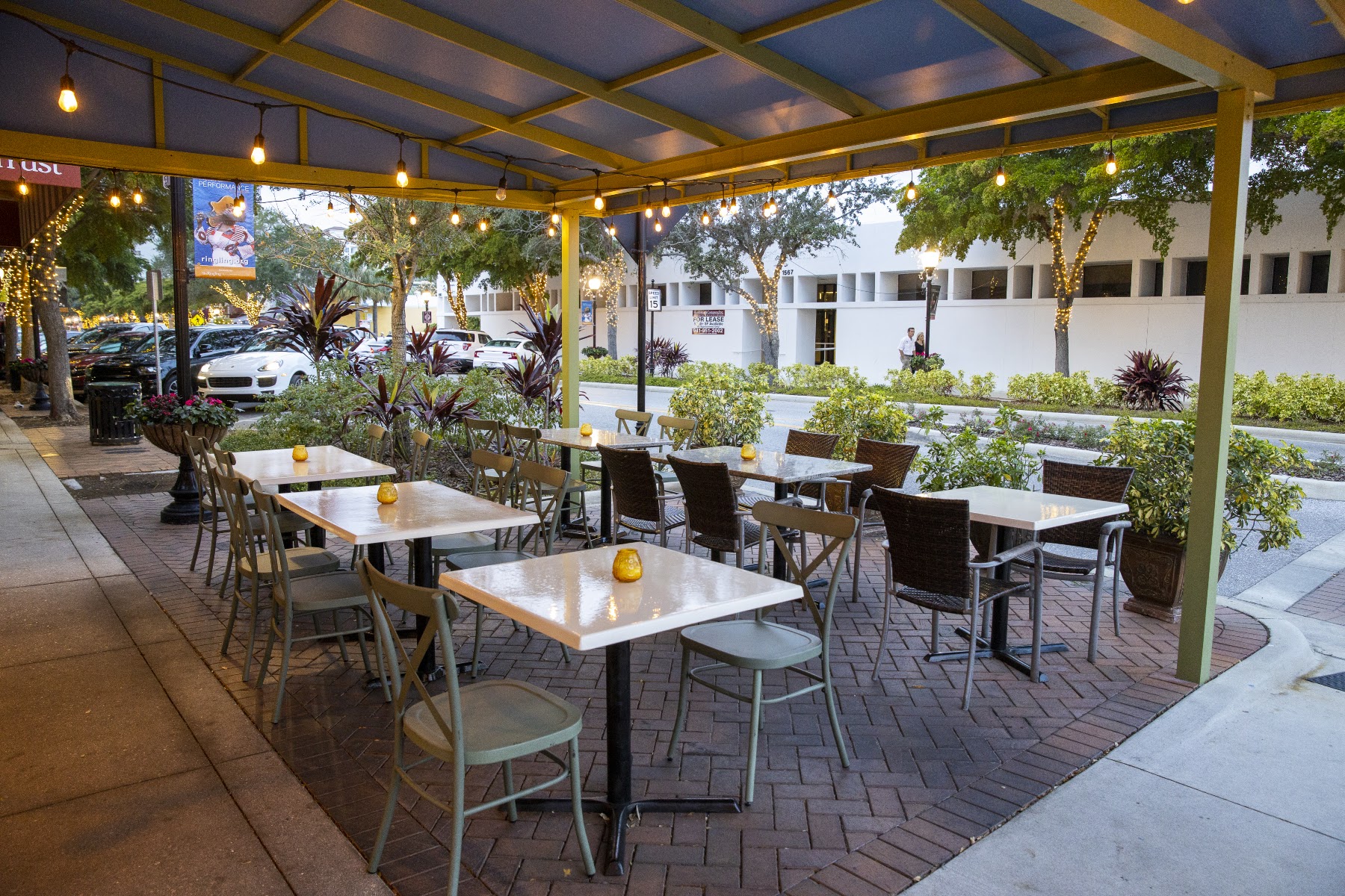 1592 | Wood Fired Kitchen & Cocktails