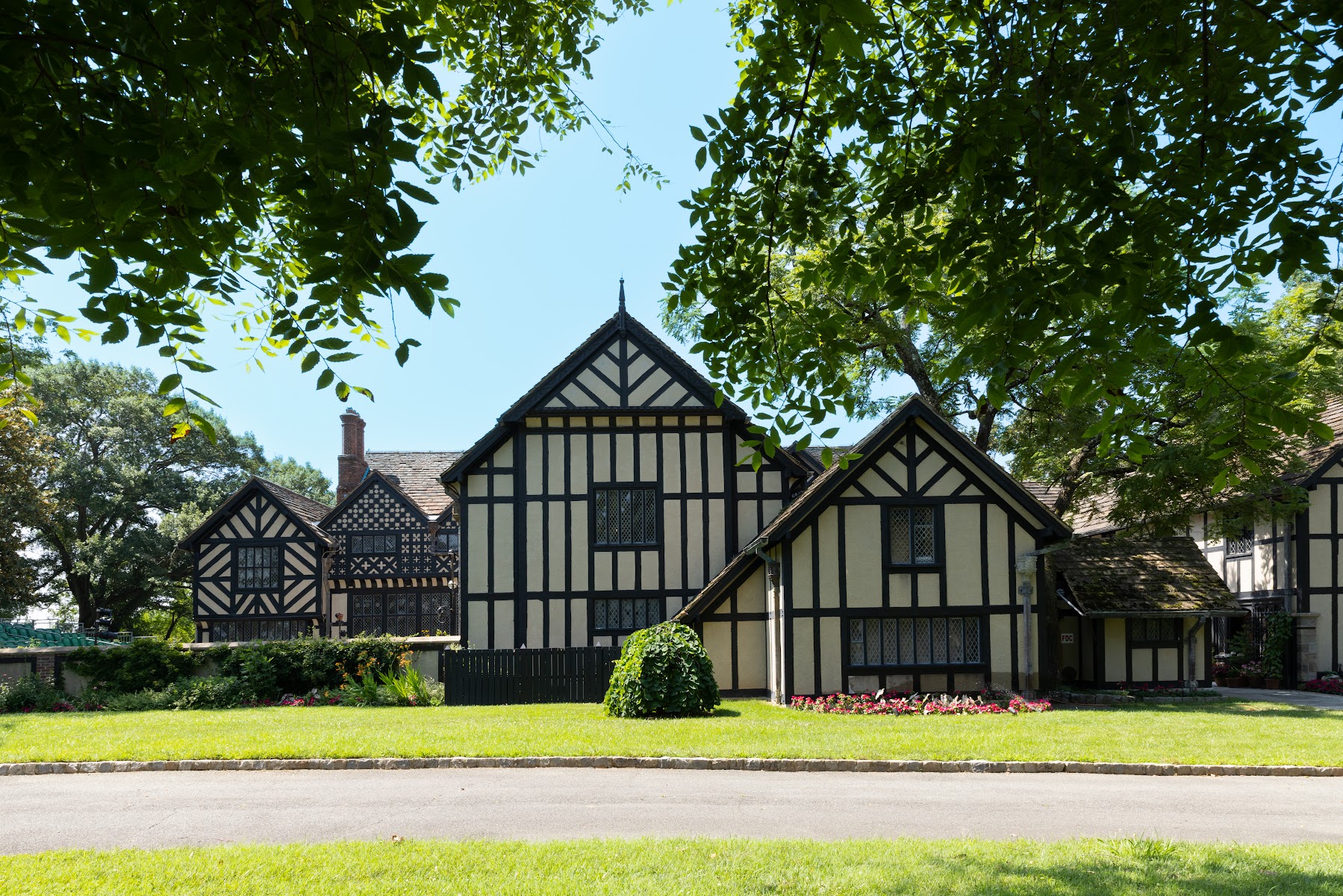 Agecroft Hall & Gardens
