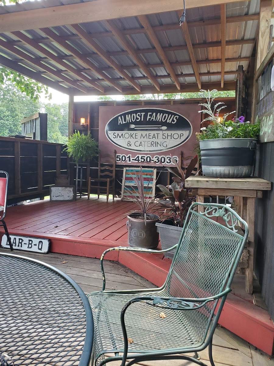 Almost Famous - Smokehouse & Grill