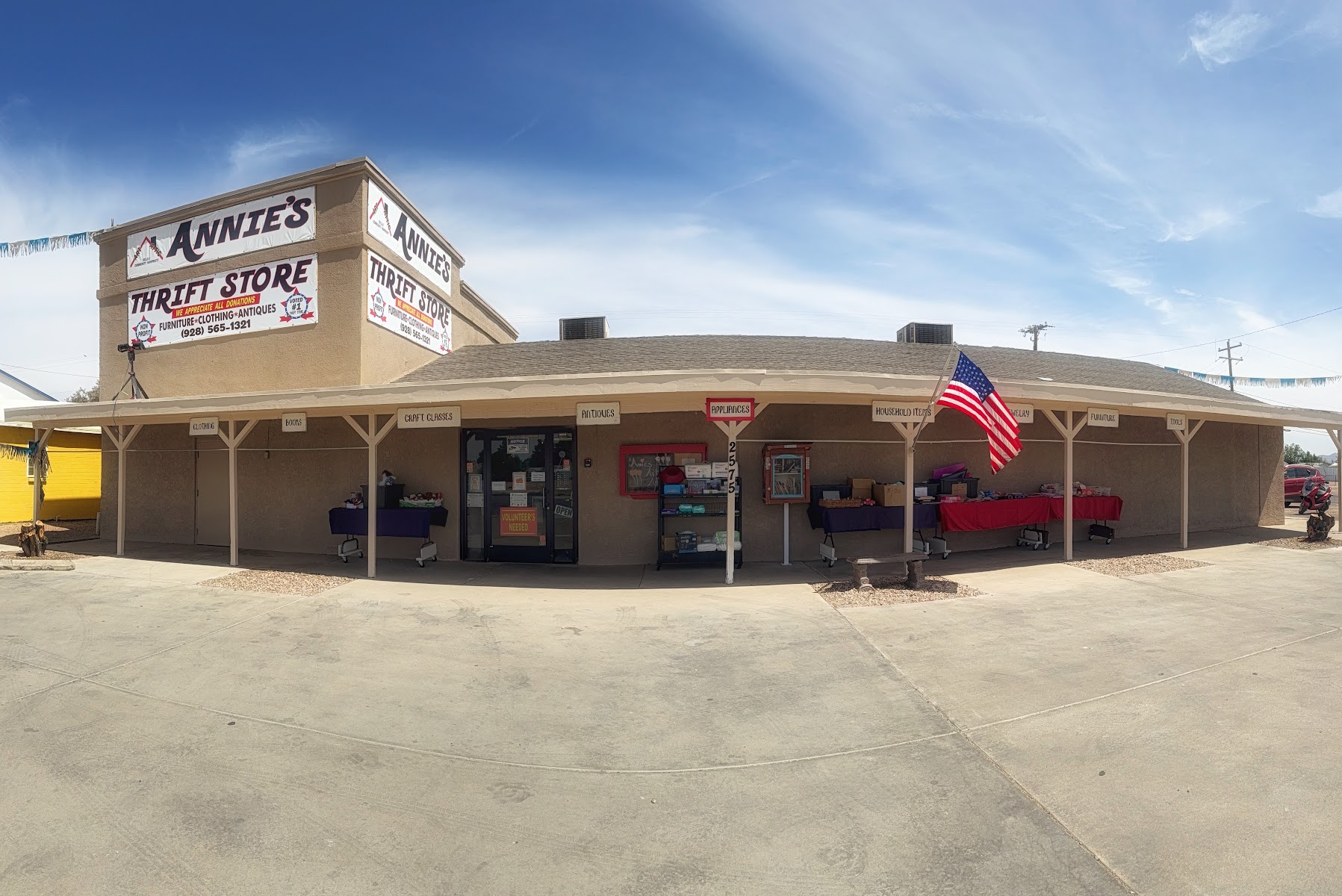 Annie's Thrift Store, Annie's Art Attic
