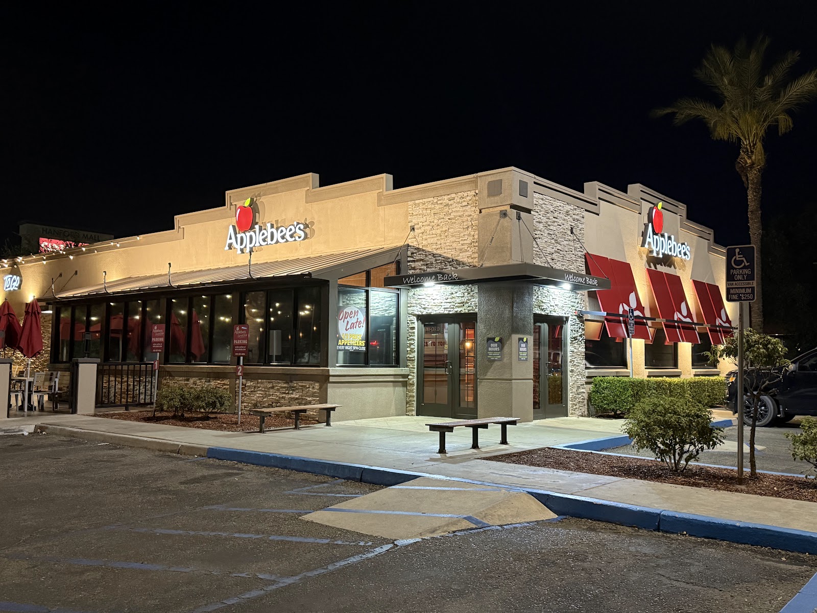 Applebee's Grill + Bar