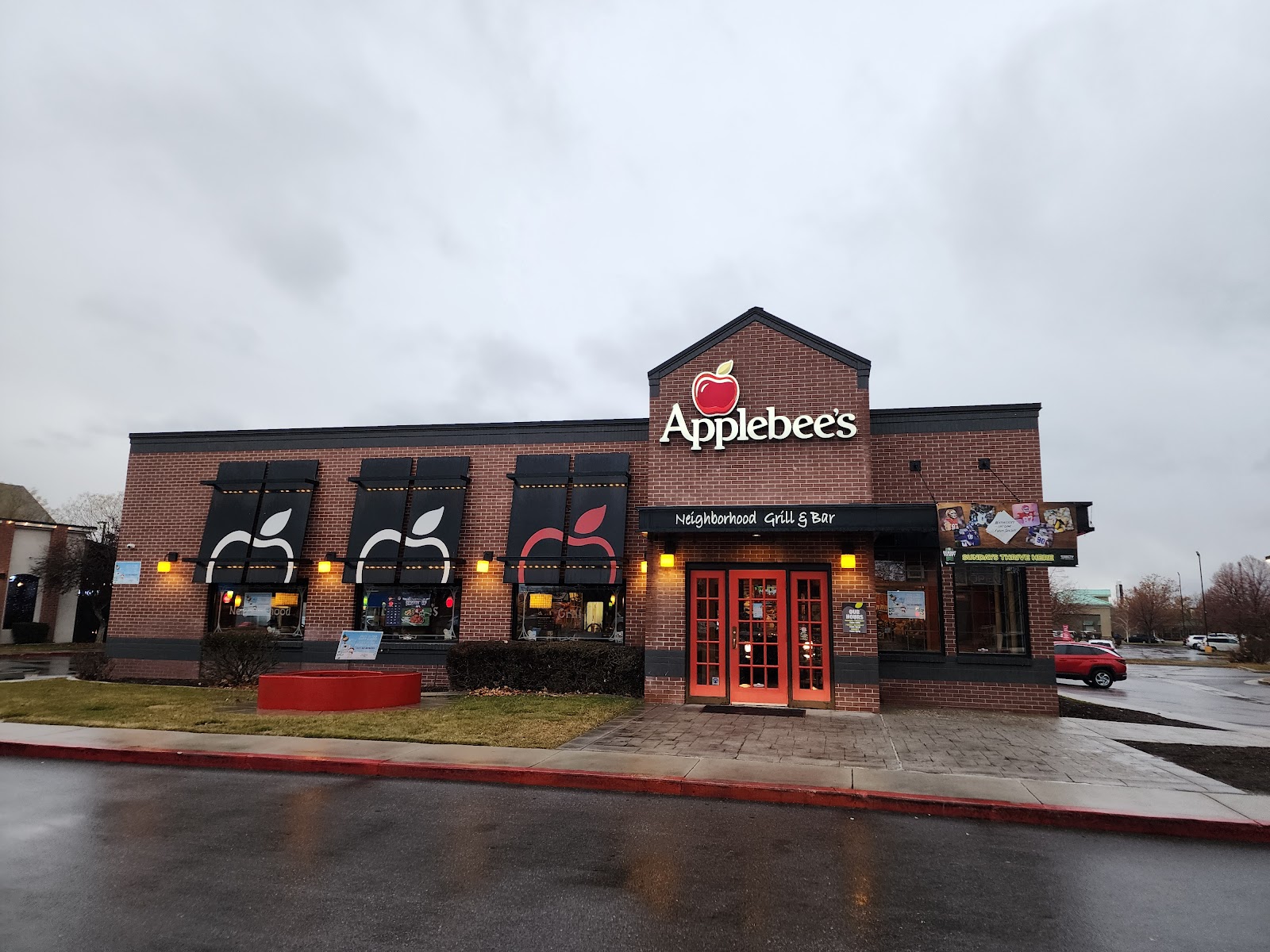 Applebee's Grill + Bar