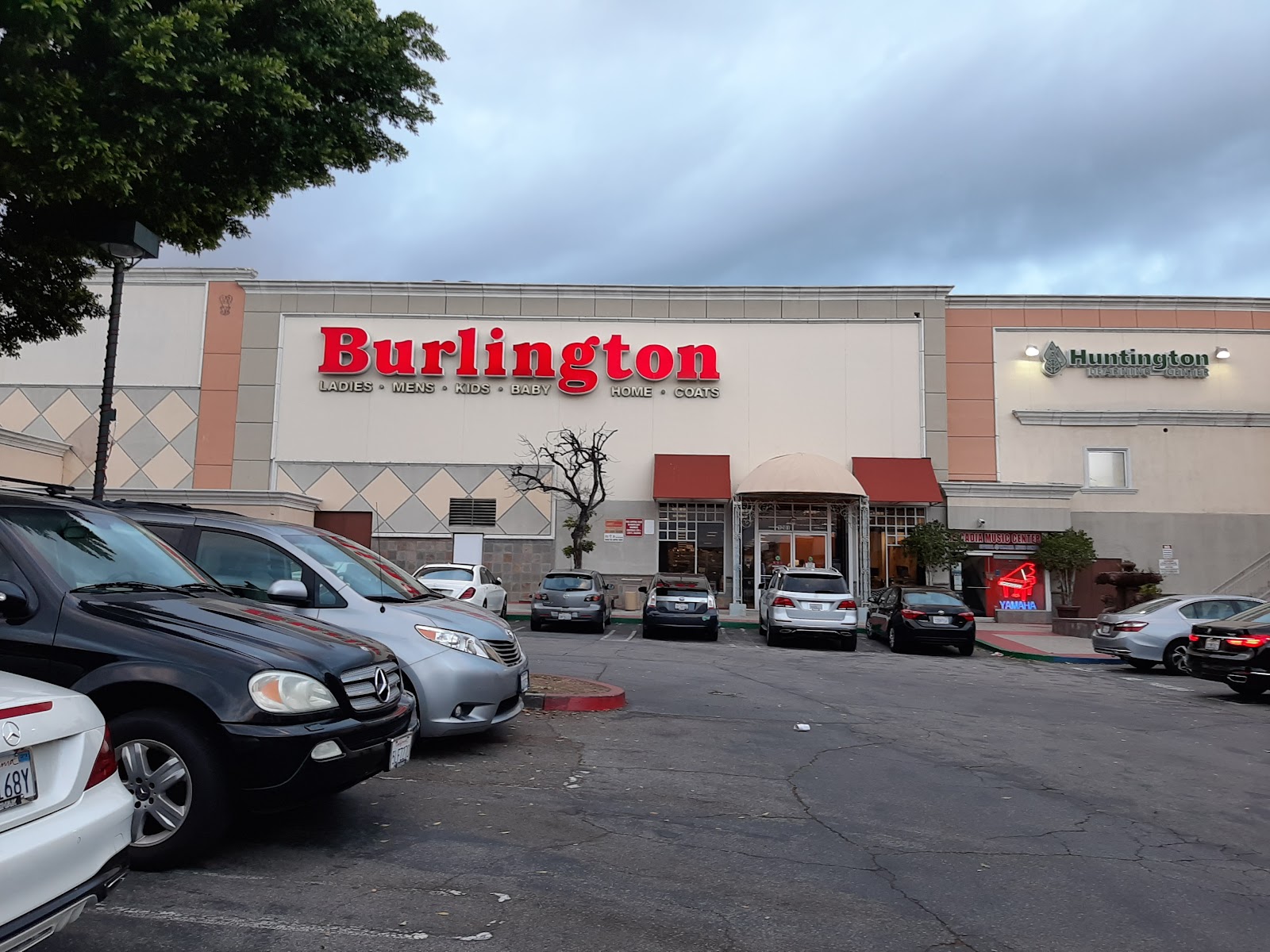 Arcadia Hub Shopping Center