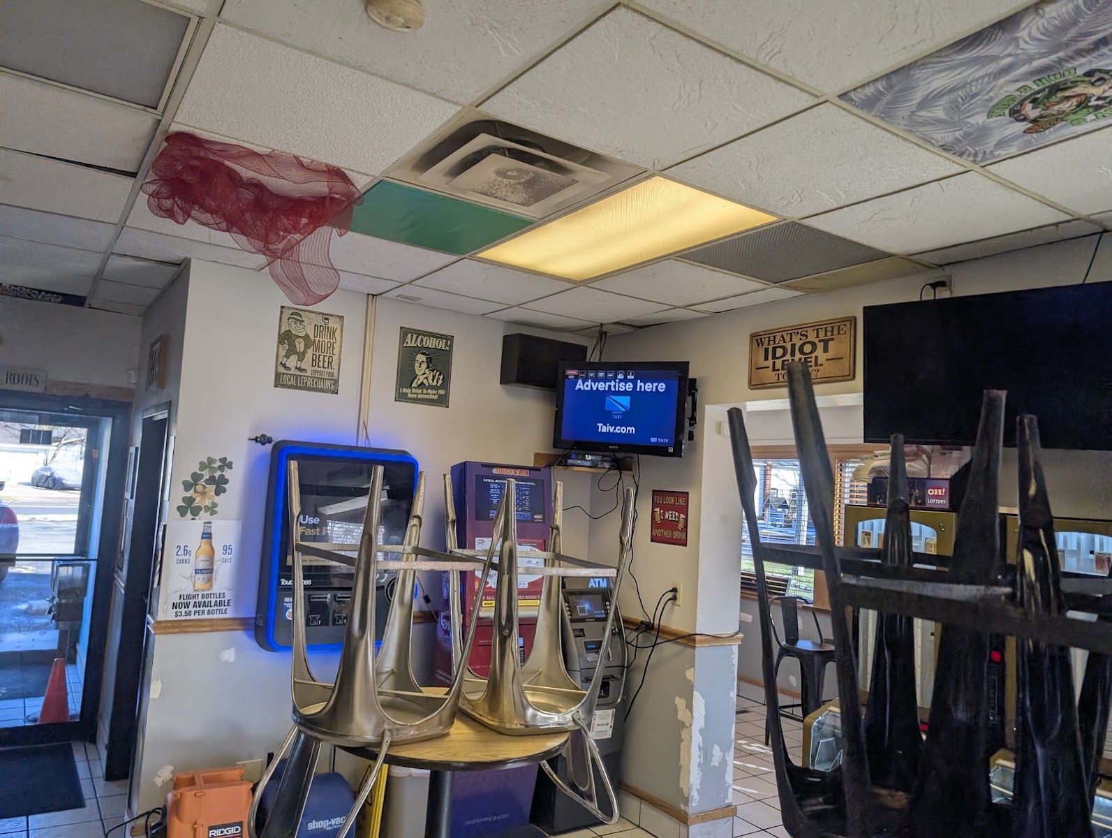 Bailey's Bar & Grille