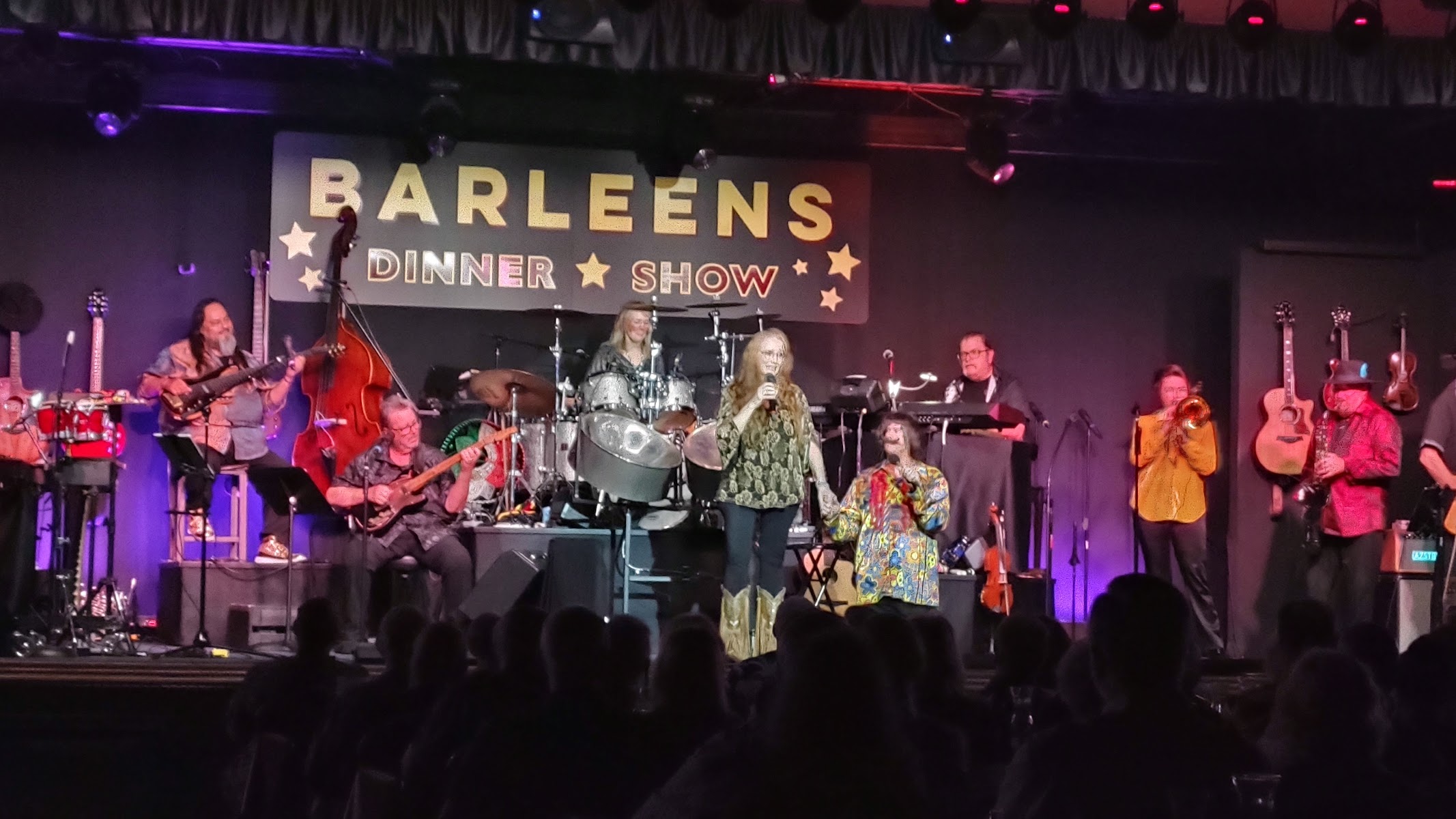 Barleens Dinner Show
