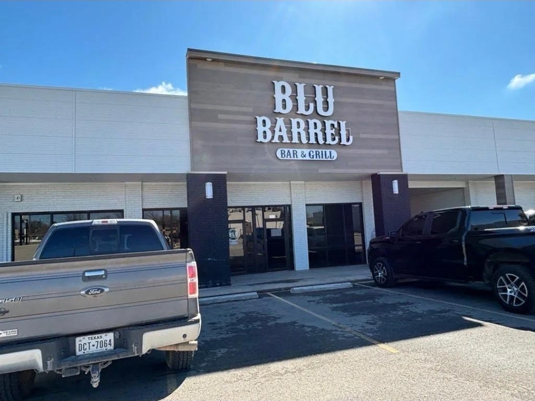 Blu Barrel Bar & Grill