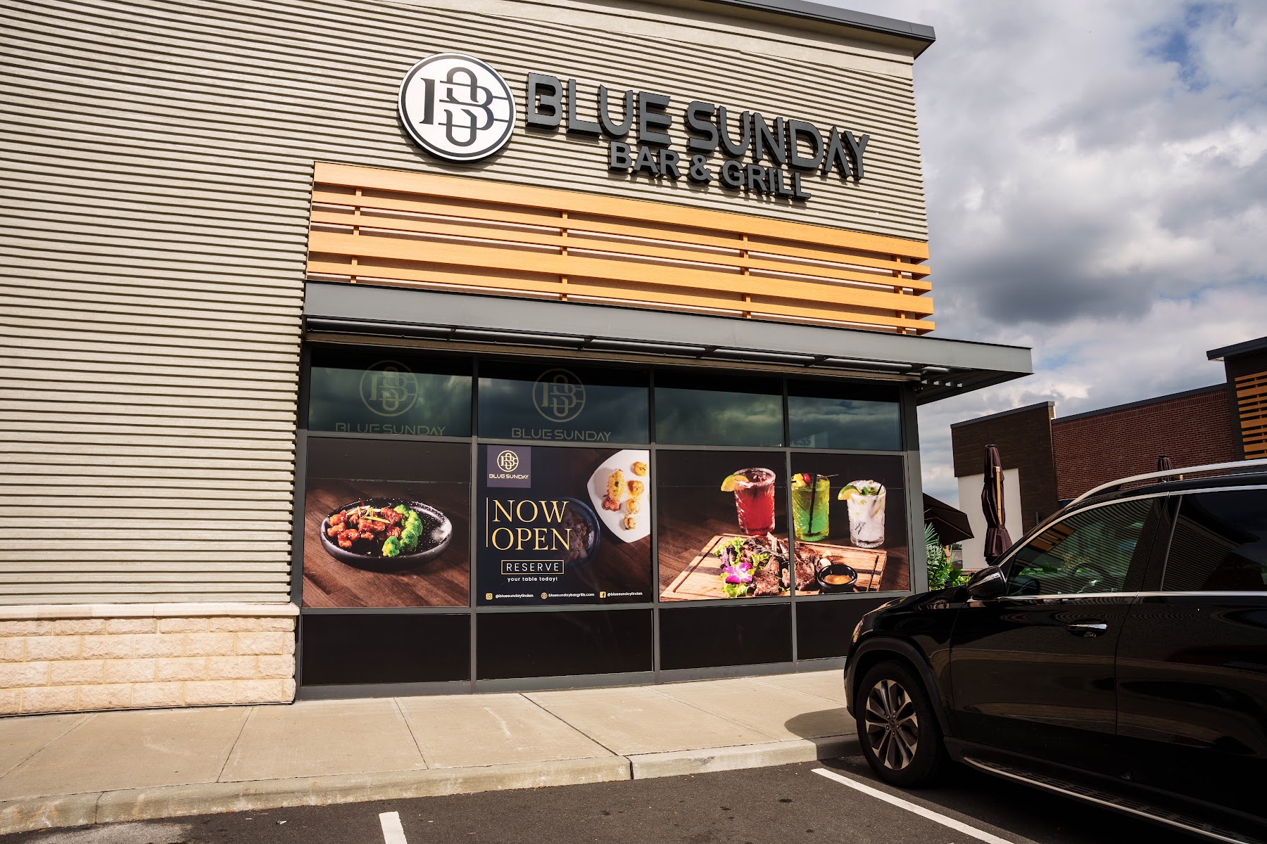 Blue Sunday Bar & Grill
