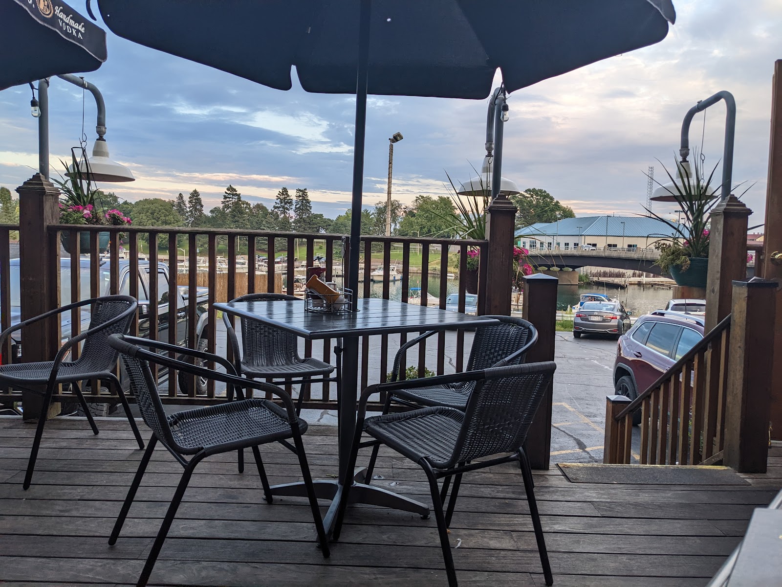 Boat House Pub & Eatery