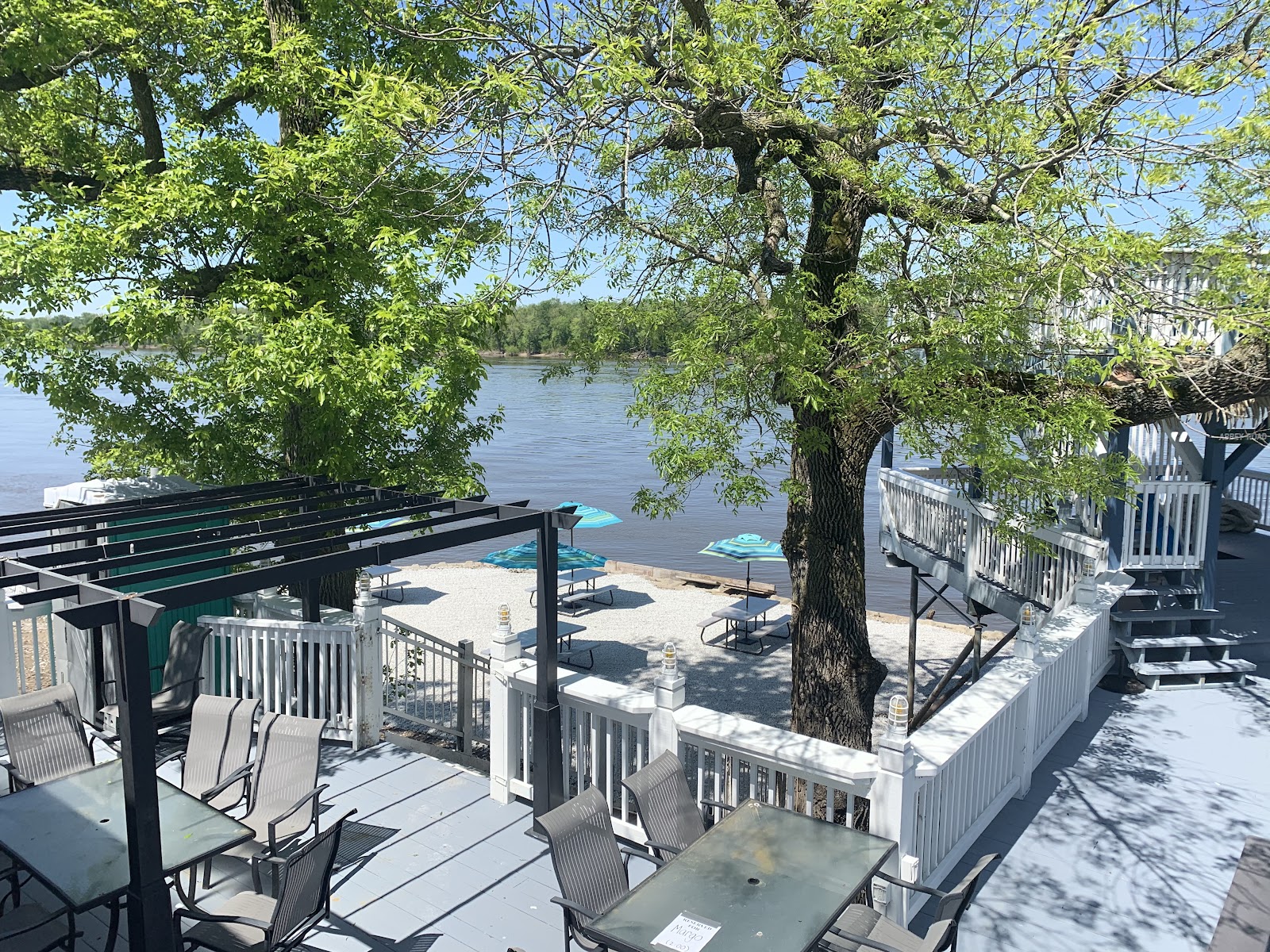 Boathouse Food & Deck