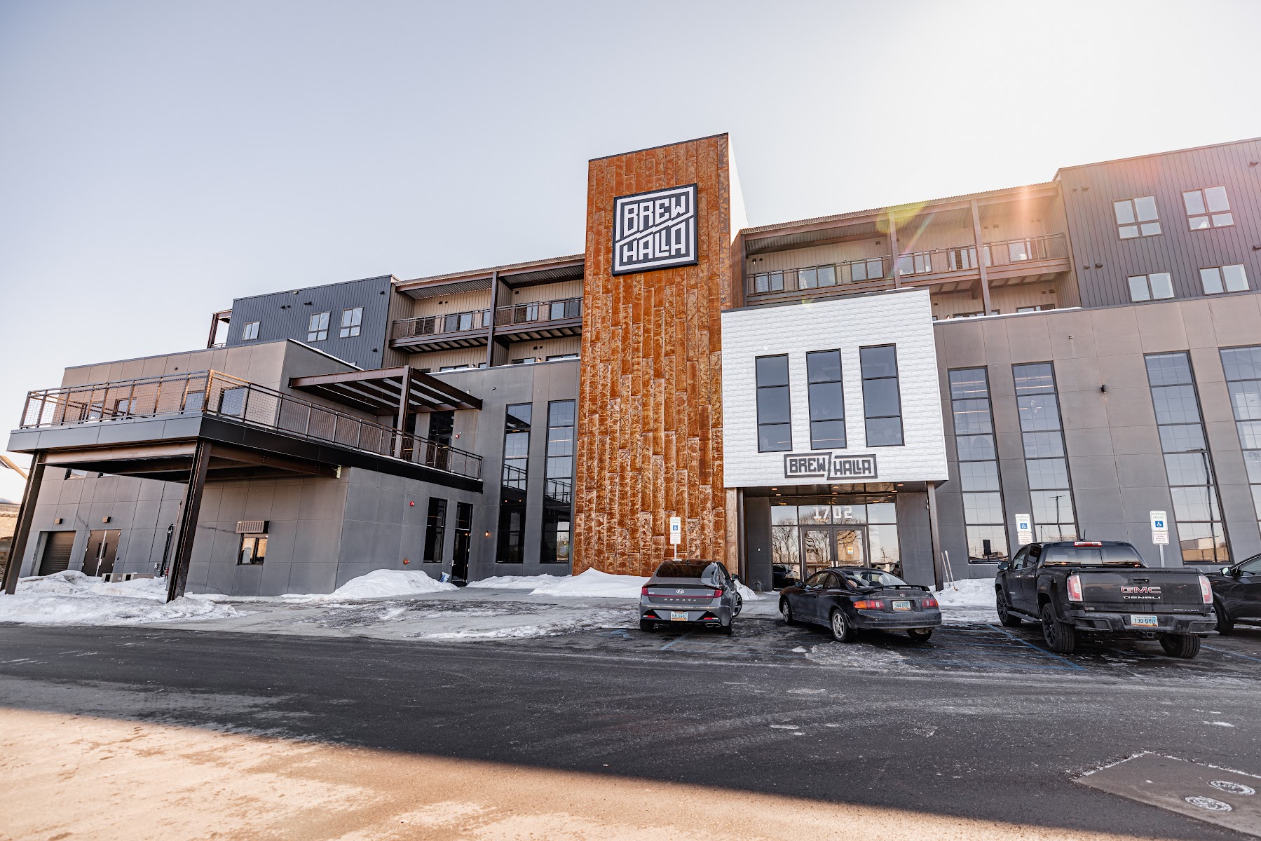 Brewhalla - Market / Events / Hotel