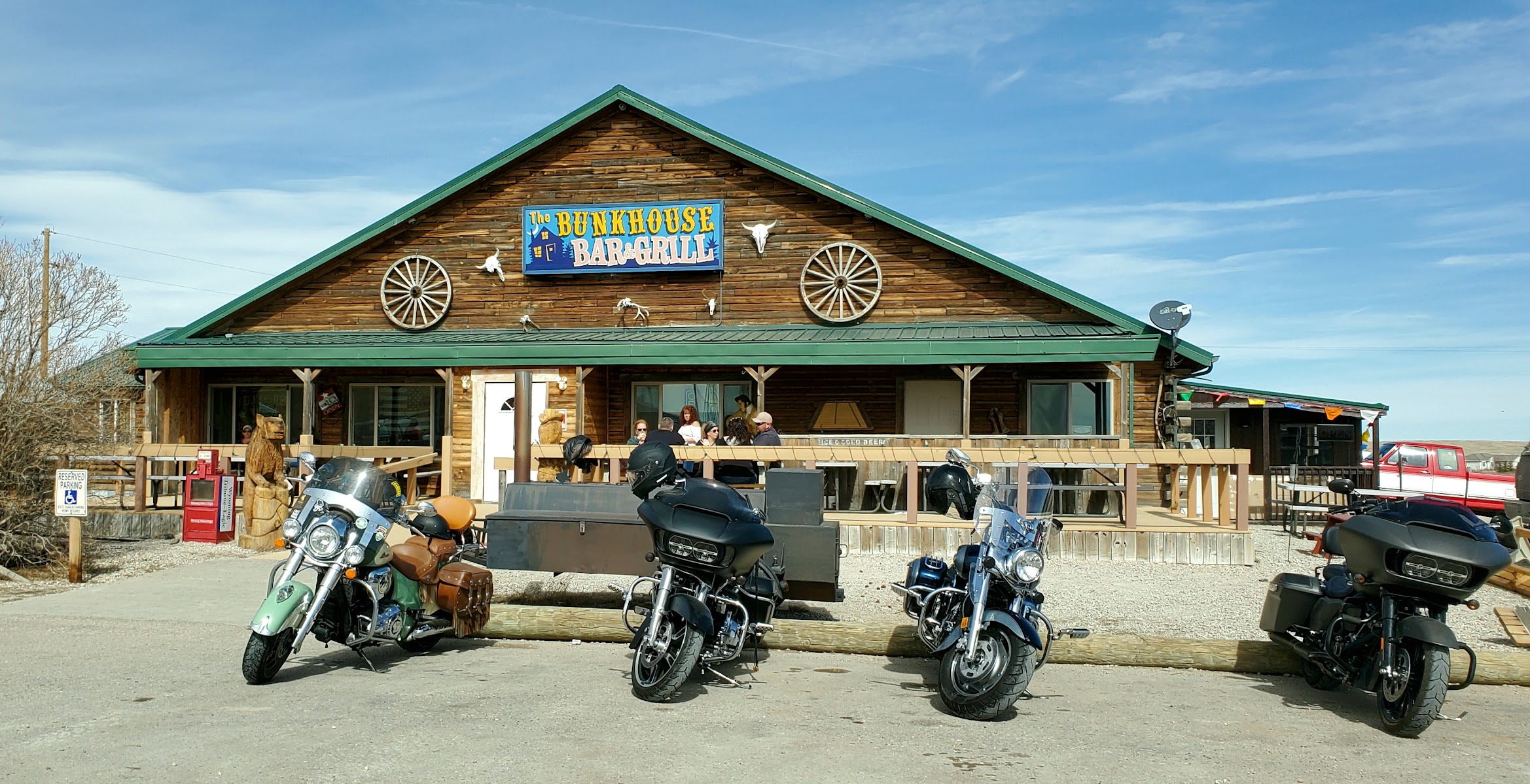 Bunkhouse | Bar & Grill