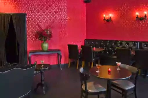 Cafe Lola Bistro