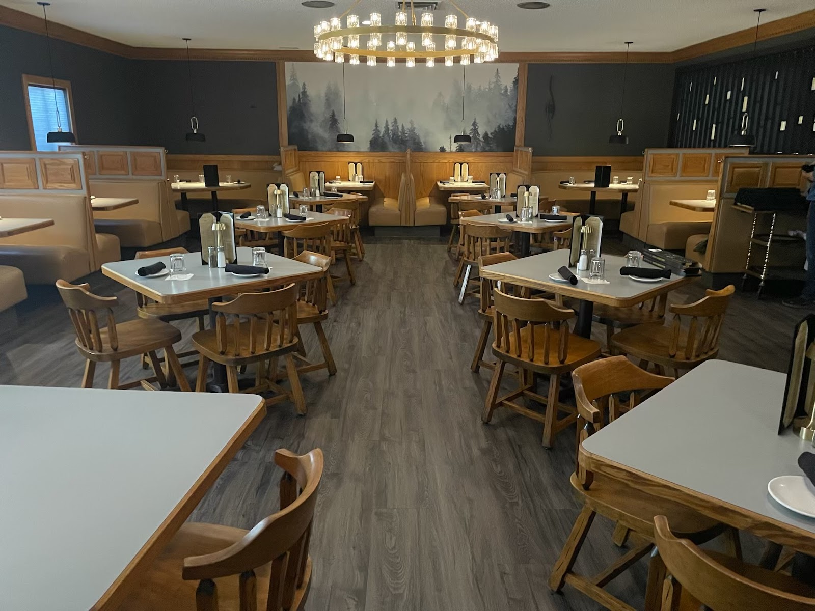 Chalet Restaurant & Bar | Seafood • Sushi