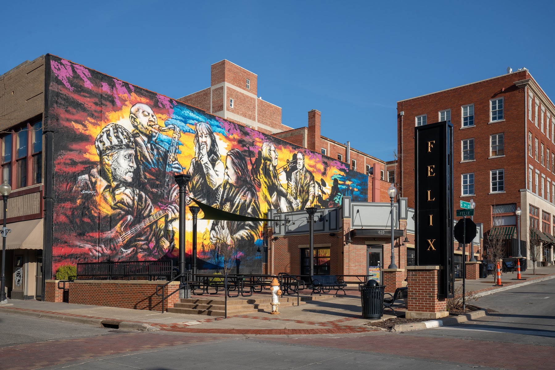 Coleman Hawkins Park / Felix Street Square