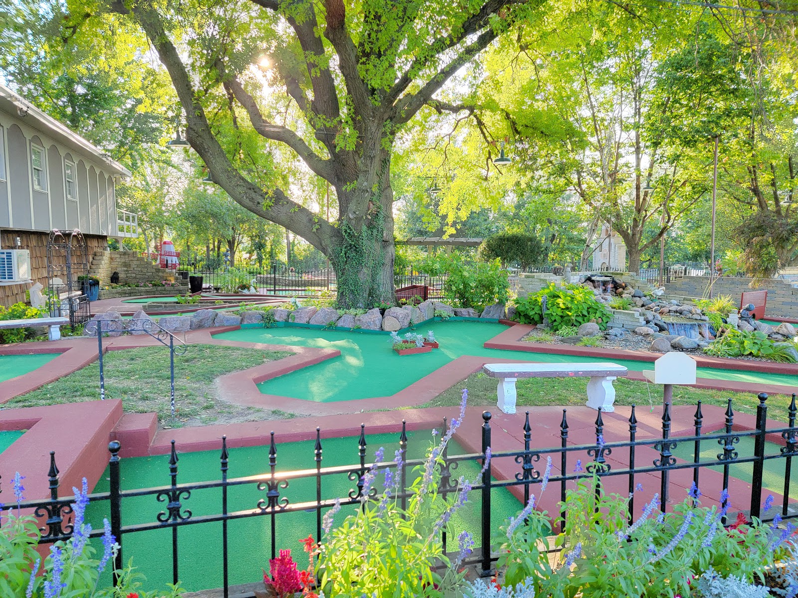 Cool Crest Garden Golf