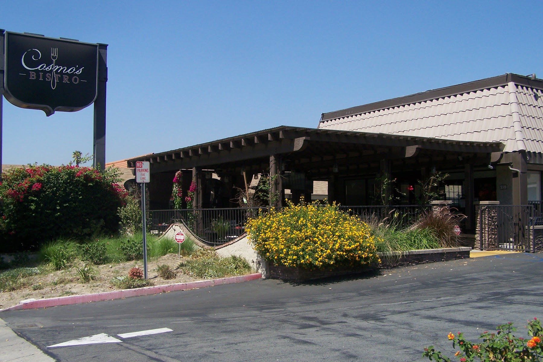 Cosmo's Bistro