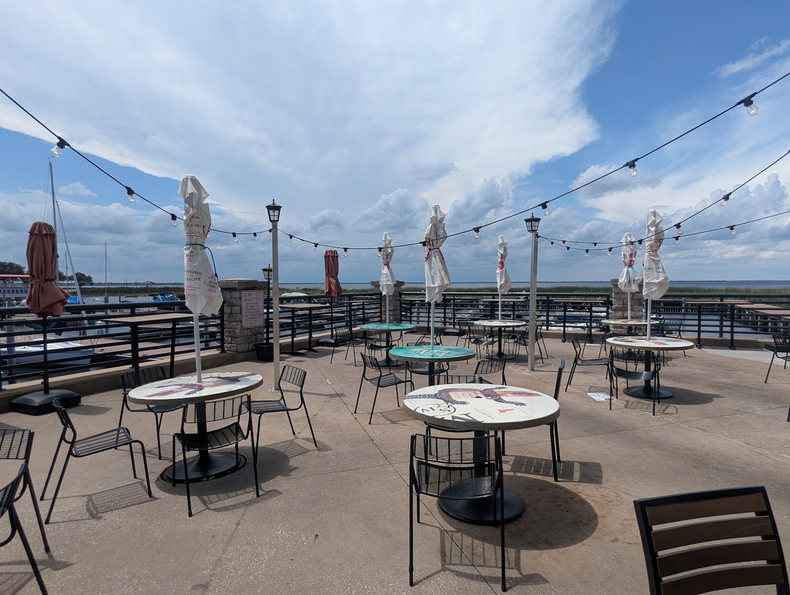 Crabby's On The Lakefront