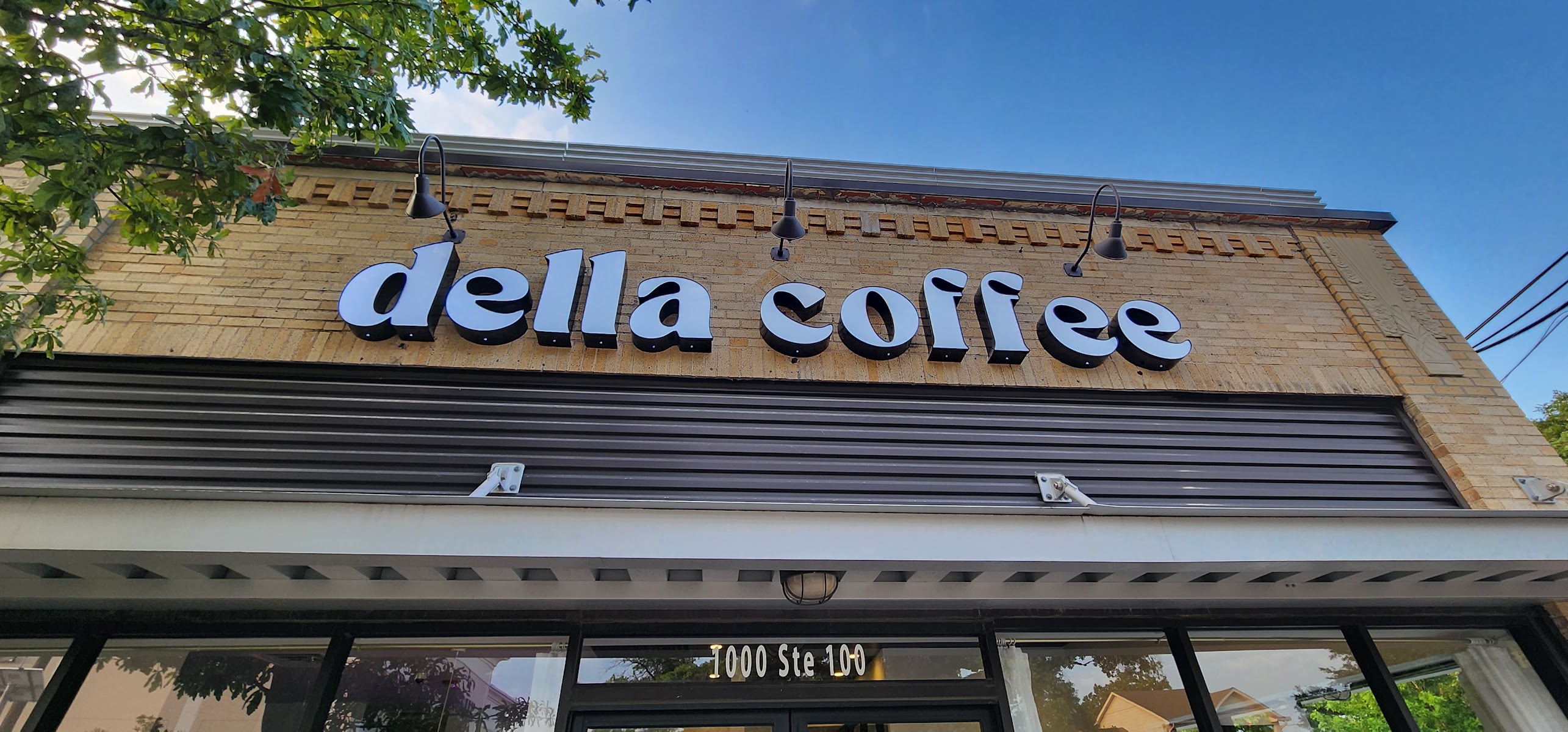 Della Coffee