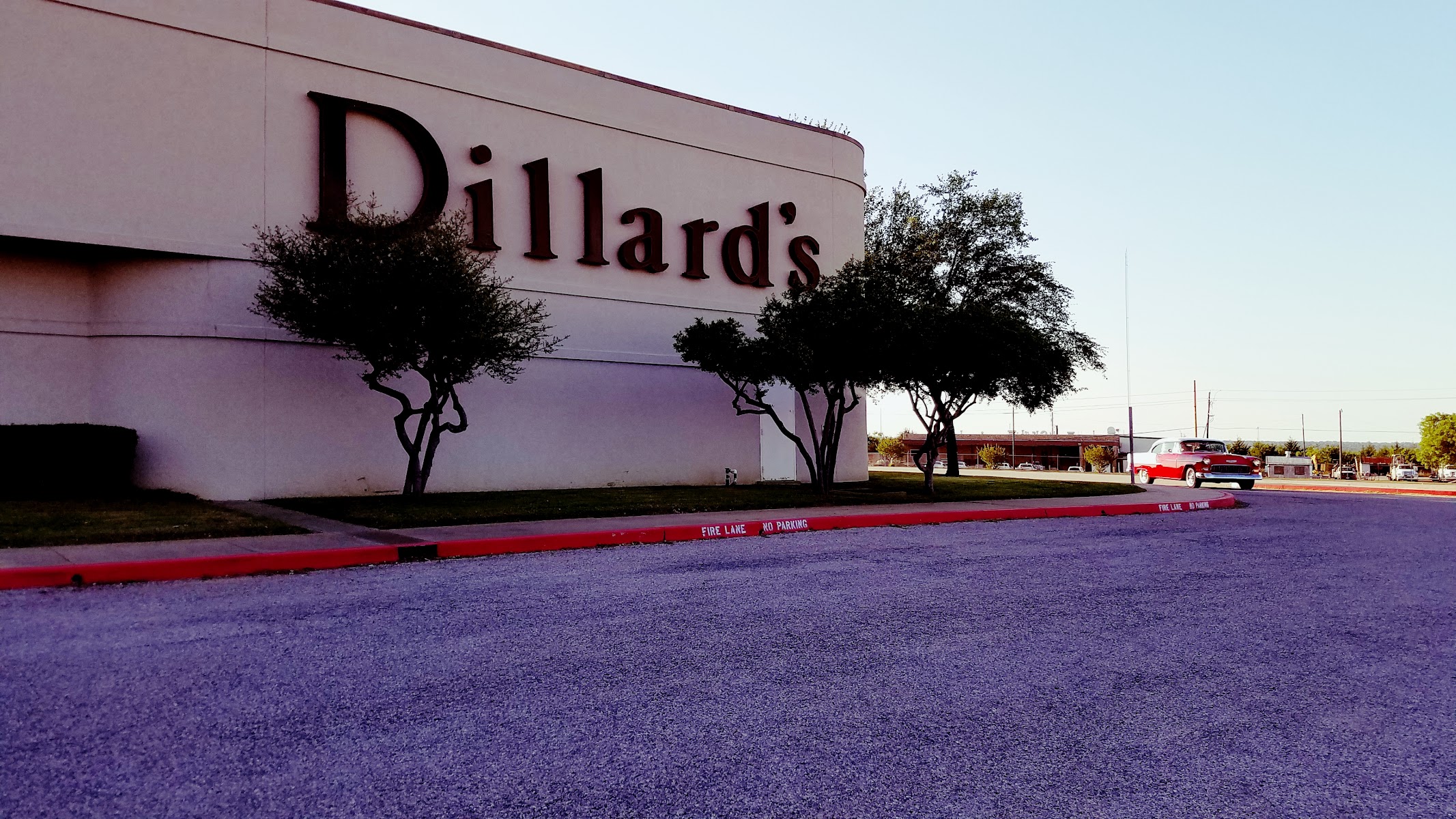 Dillard's
