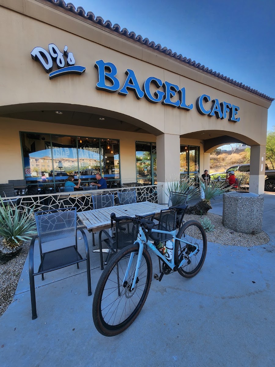 DJ's Bagel Café