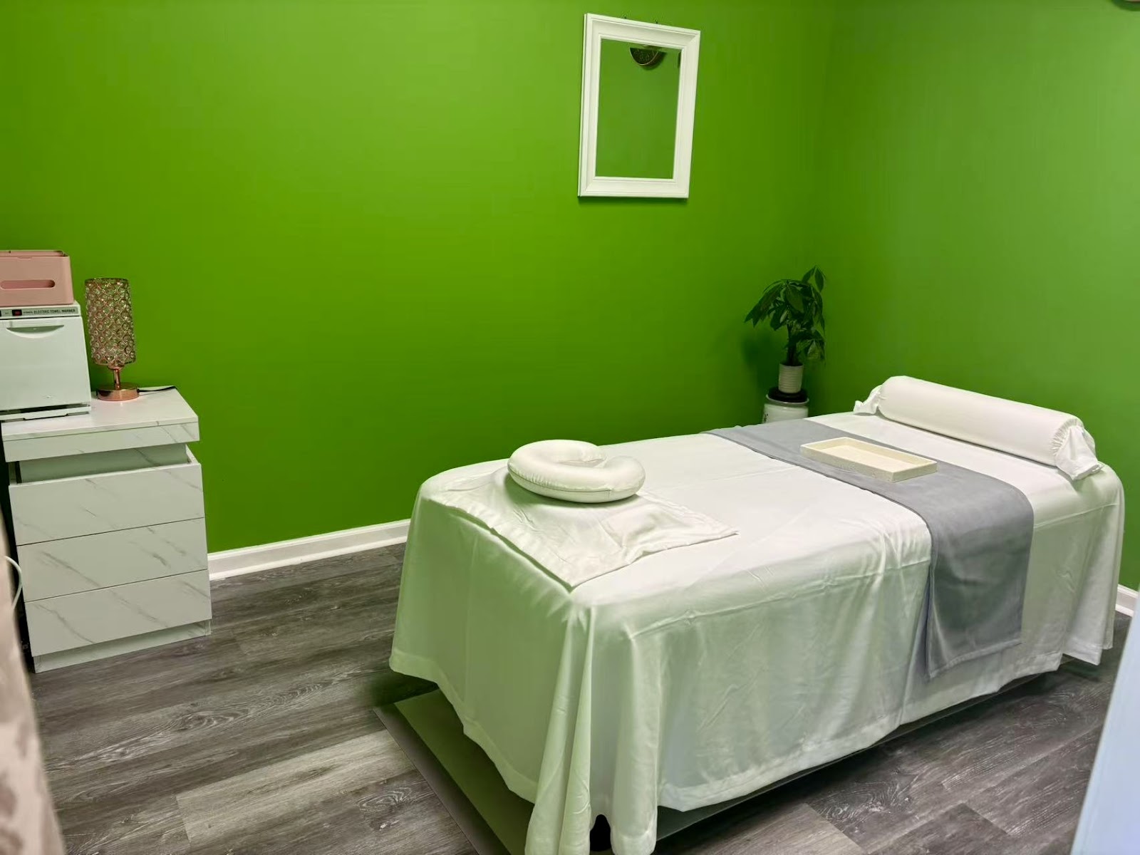 Eastern Massage & Spa E-50018