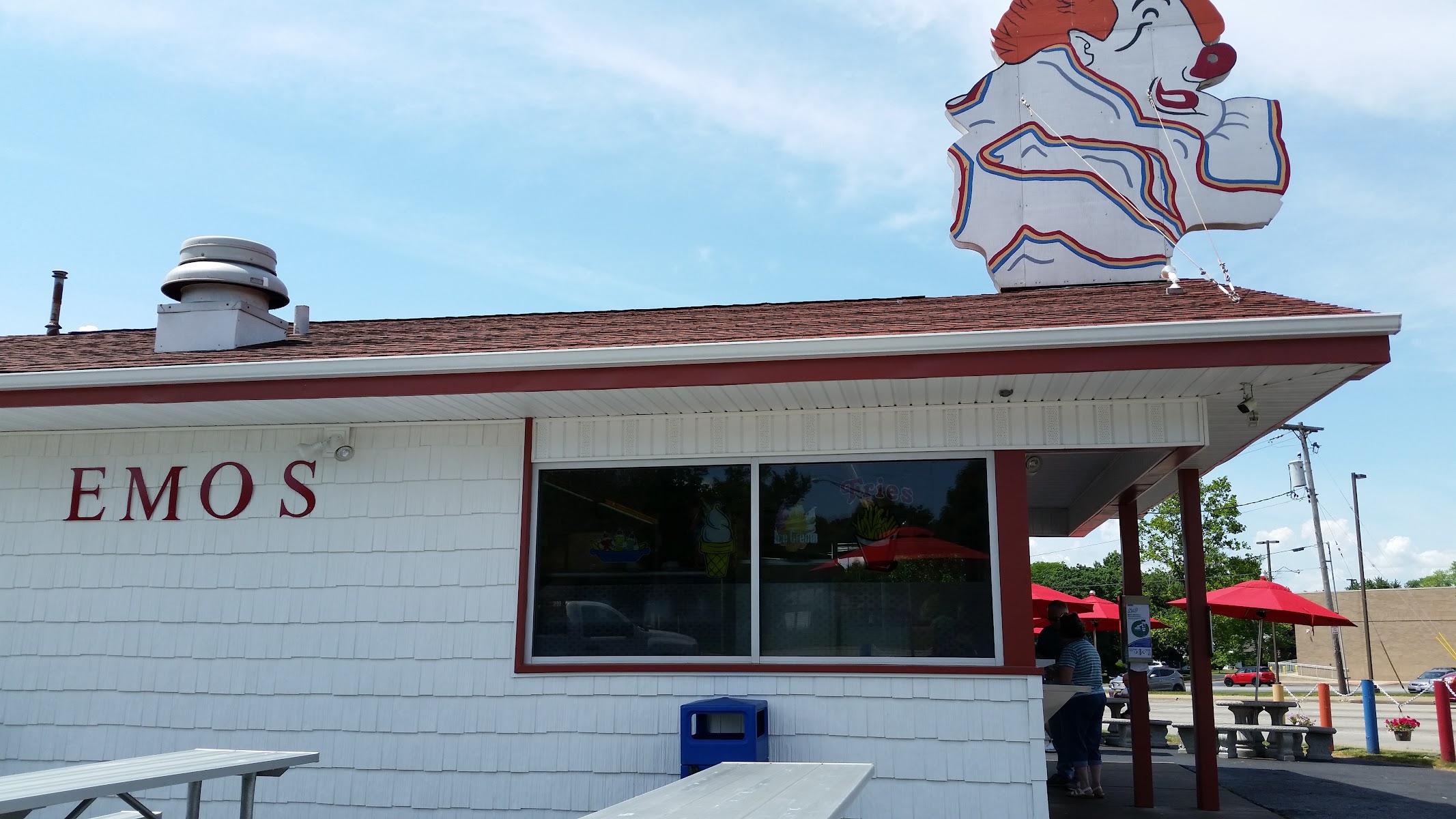 Emo's Dairy Mart