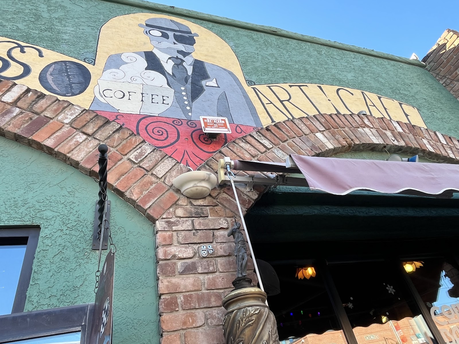 Espresso Art Cafe, Cocktail & Hookah Lounge