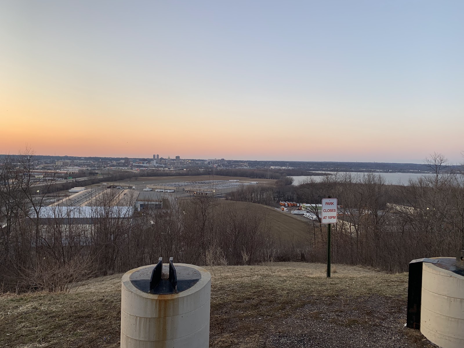 Fondulac Drive Lookout Point