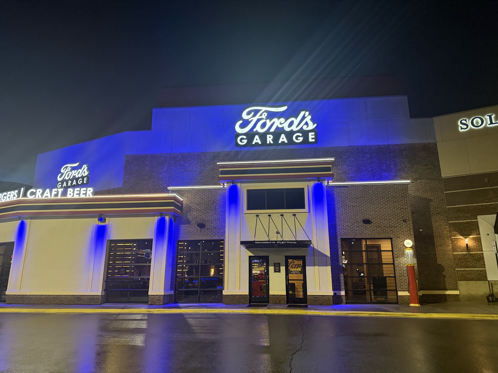 Ford's Garage Novi