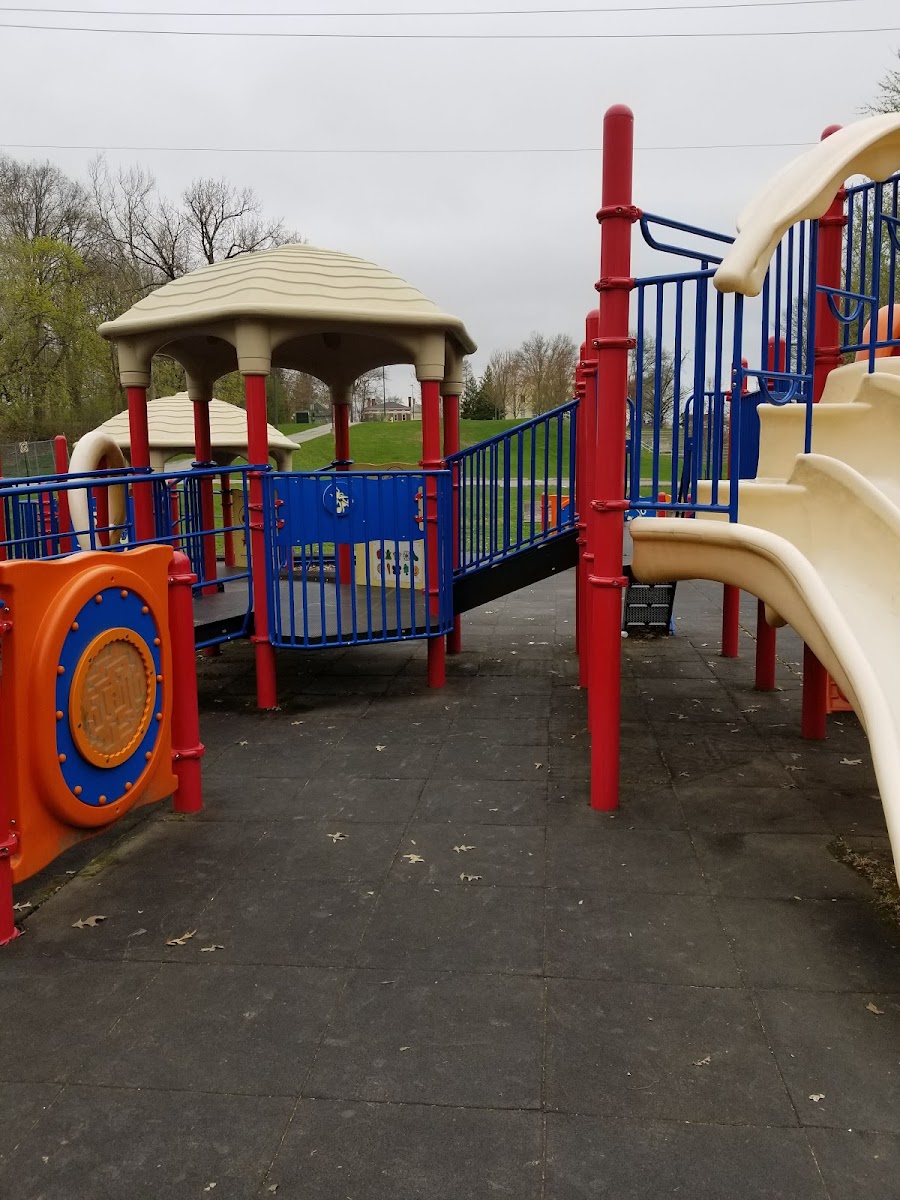 Foster Pavilion & Playground