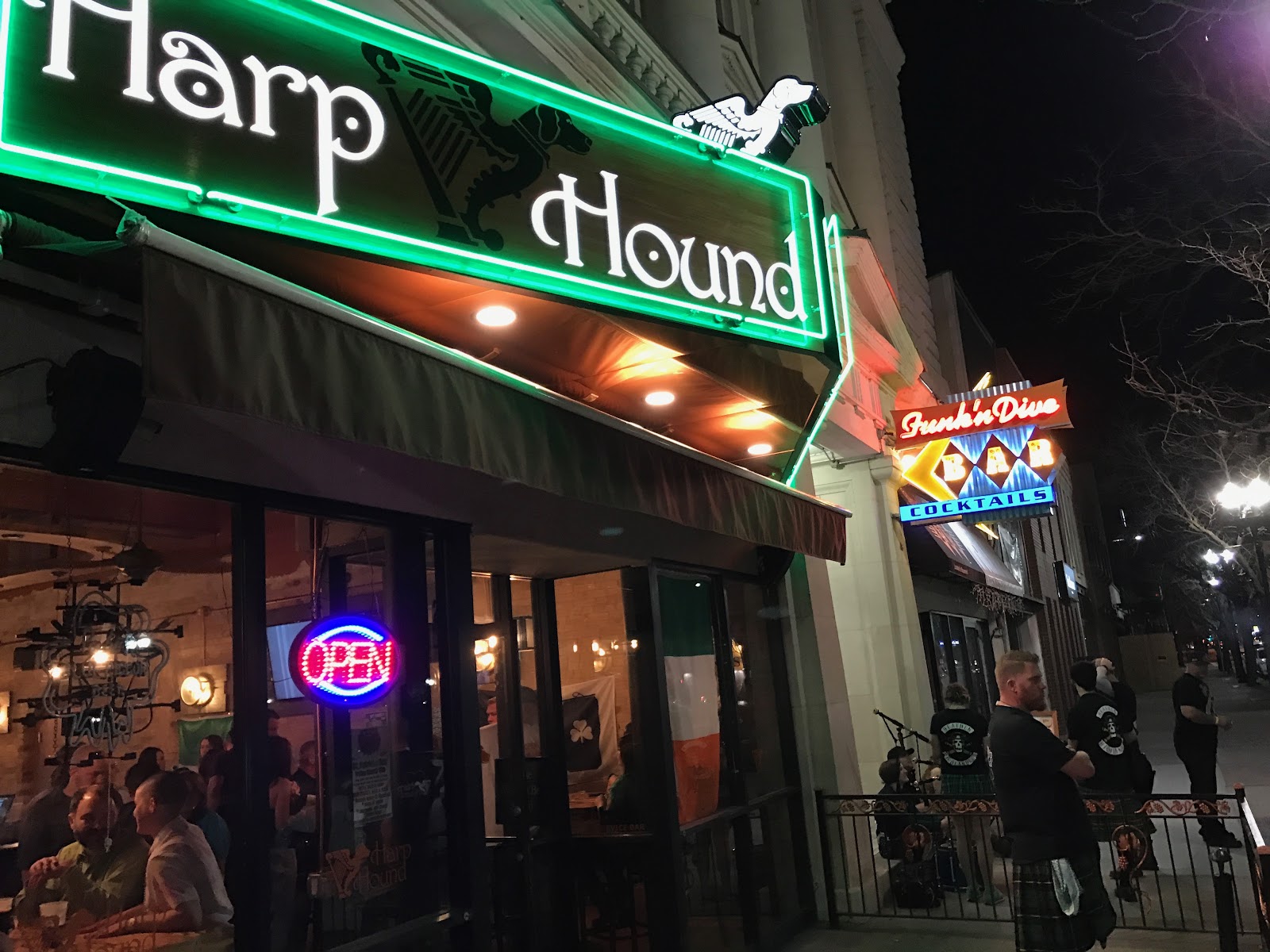 Funk 'n Dive Bar