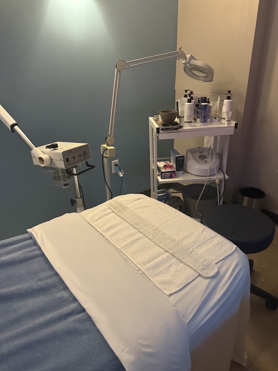Hand & Stone Massage and Facial Spa