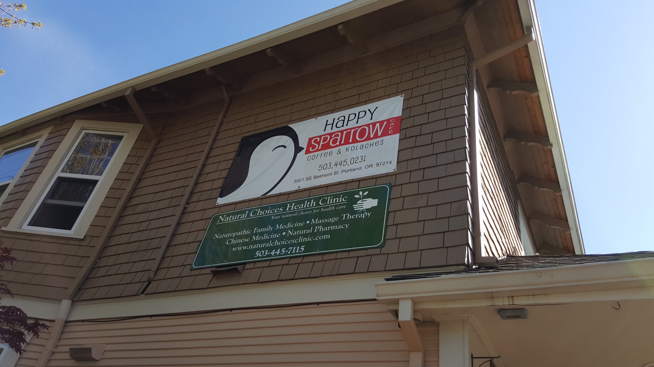 Happy Sparrow Café