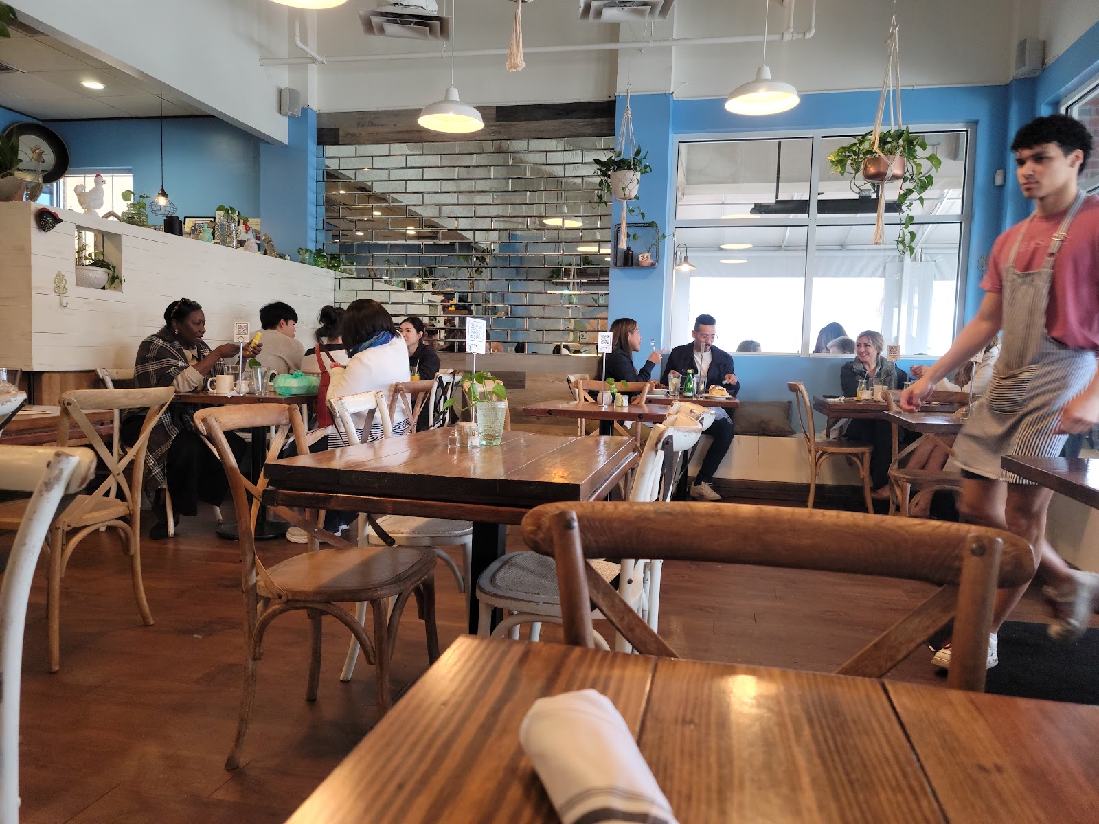 Hen Mother Cookhouse - Johns Creek