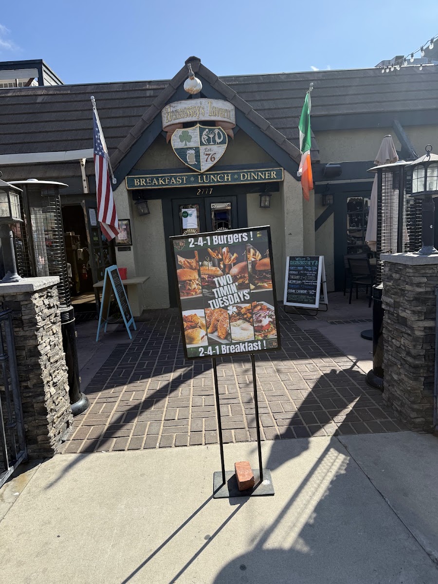 Hennessey's Tavern