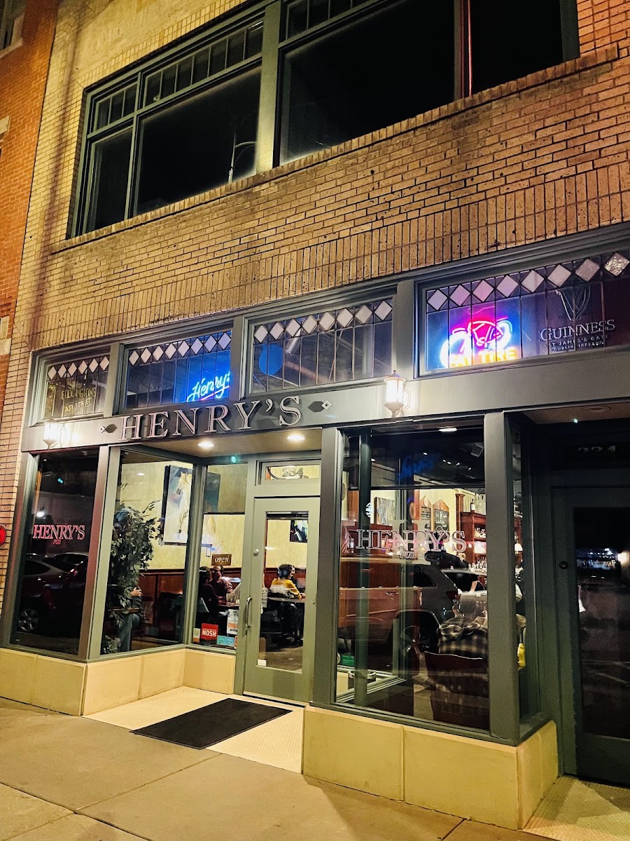 Henry's Pub