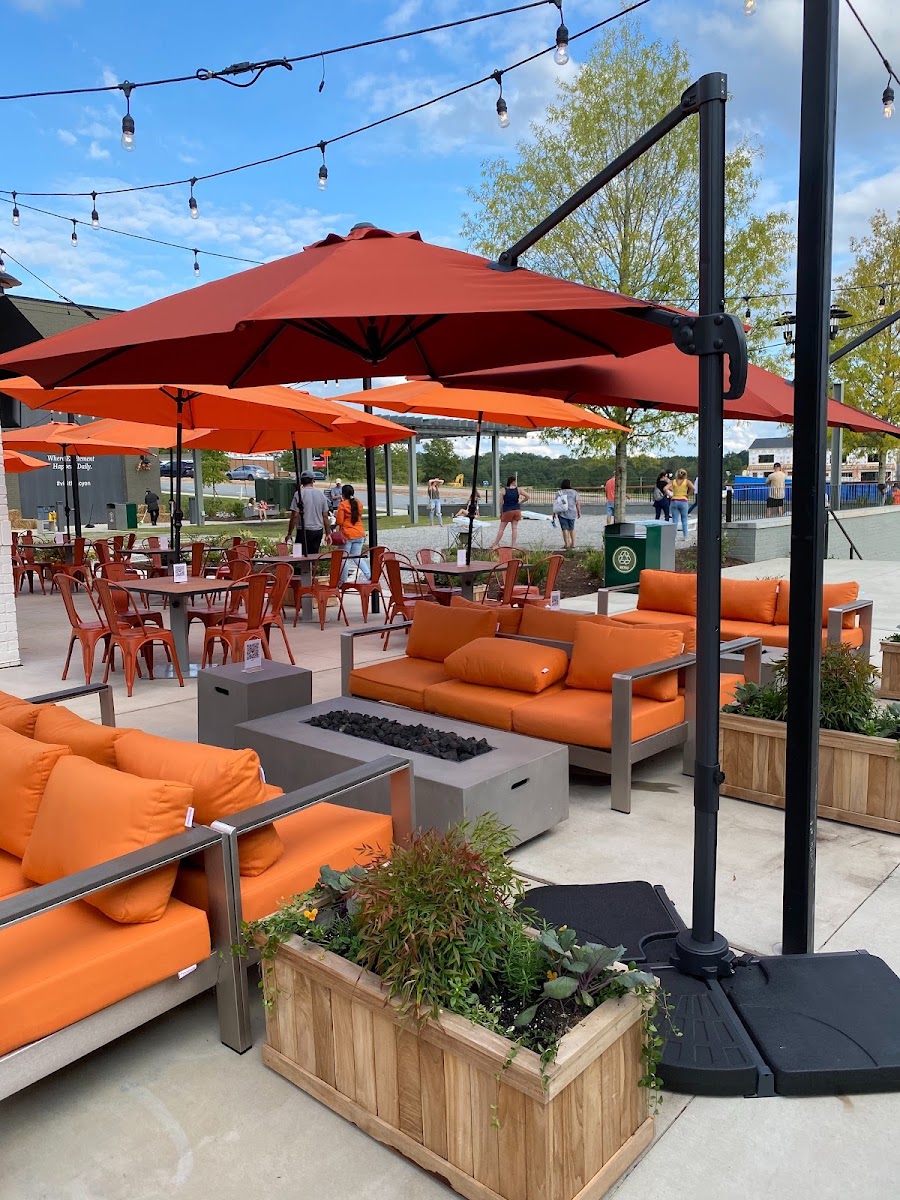 HOBNOB Neighborhood Tavern