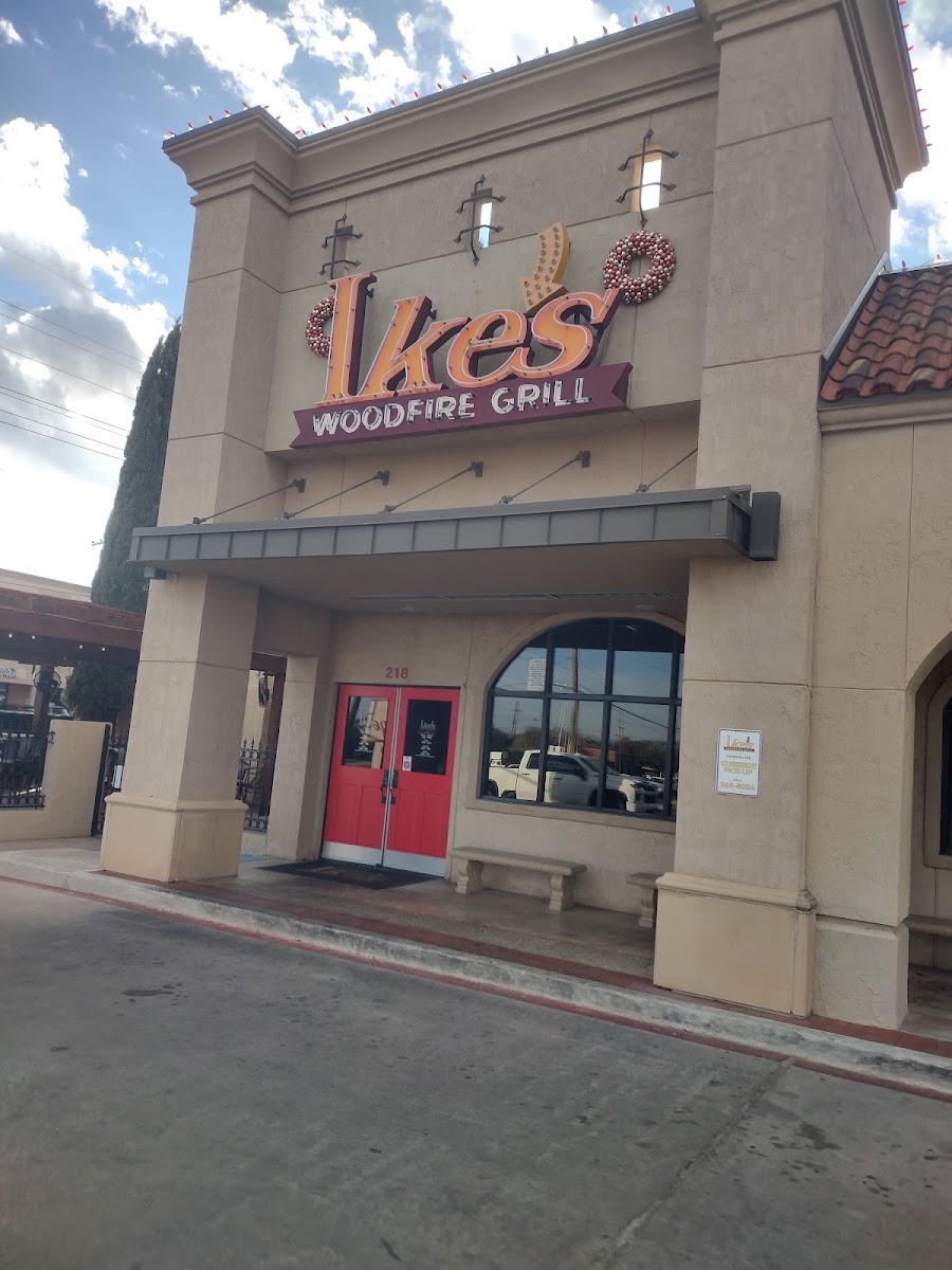 Ike's Woodfire Grill