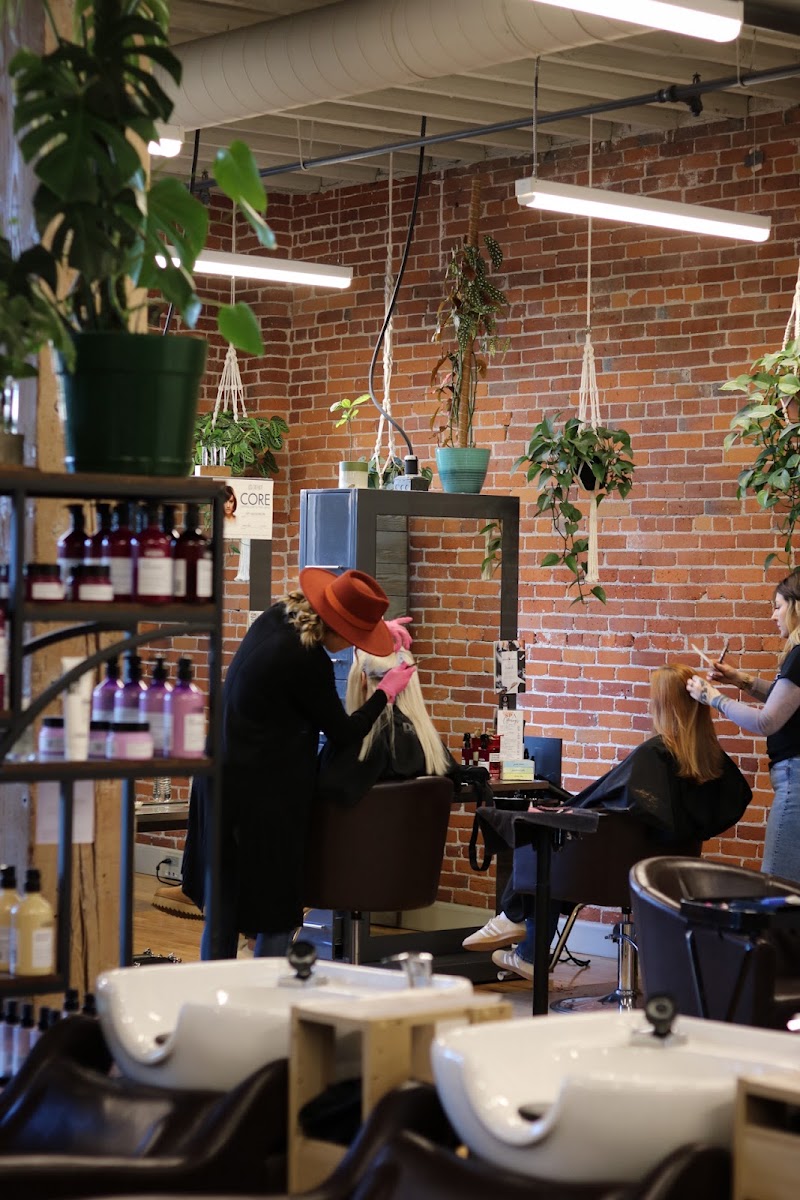 Incognito - Aveda Concept Salon & Spa