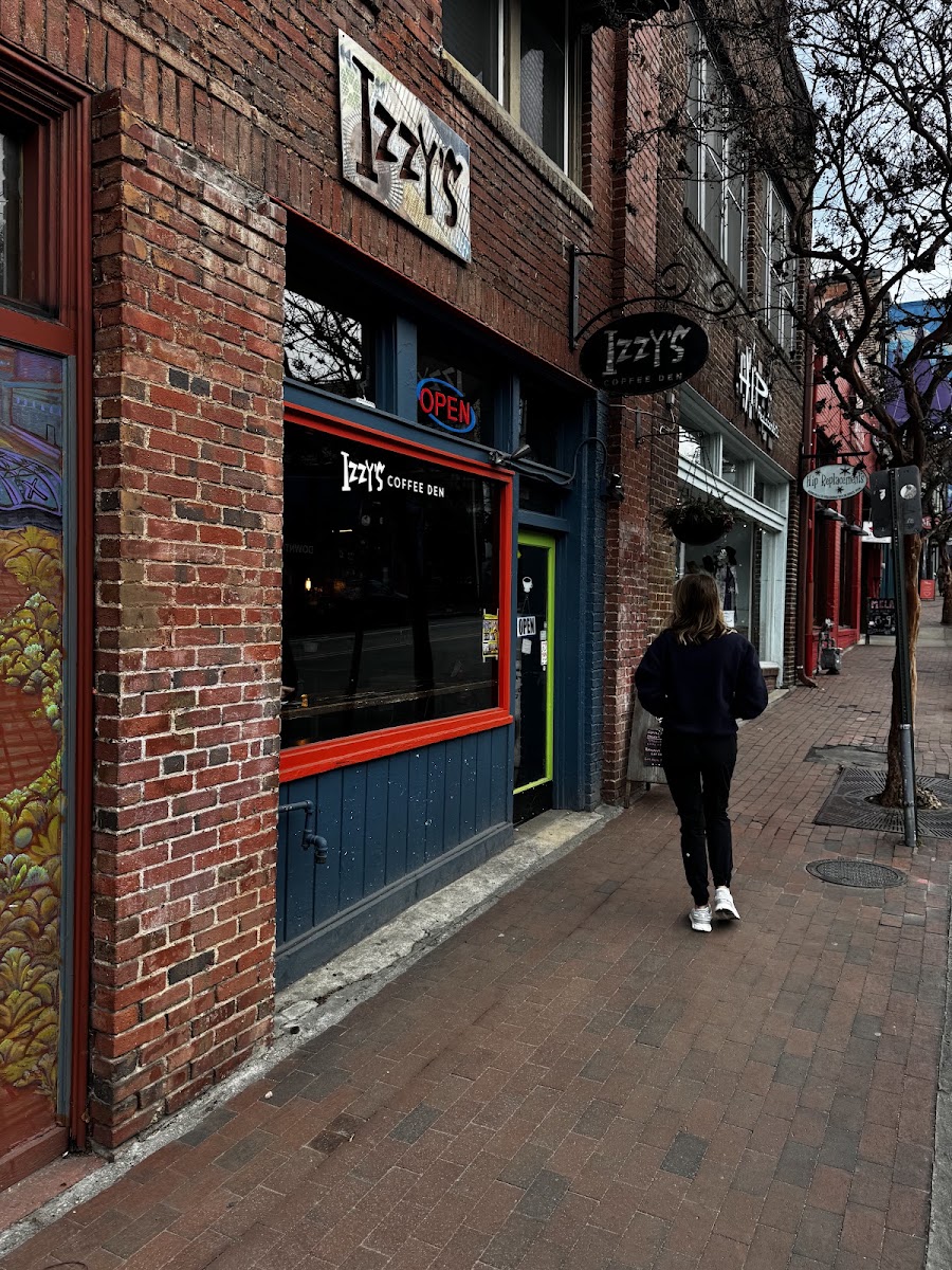 Izzy's Coffee Den