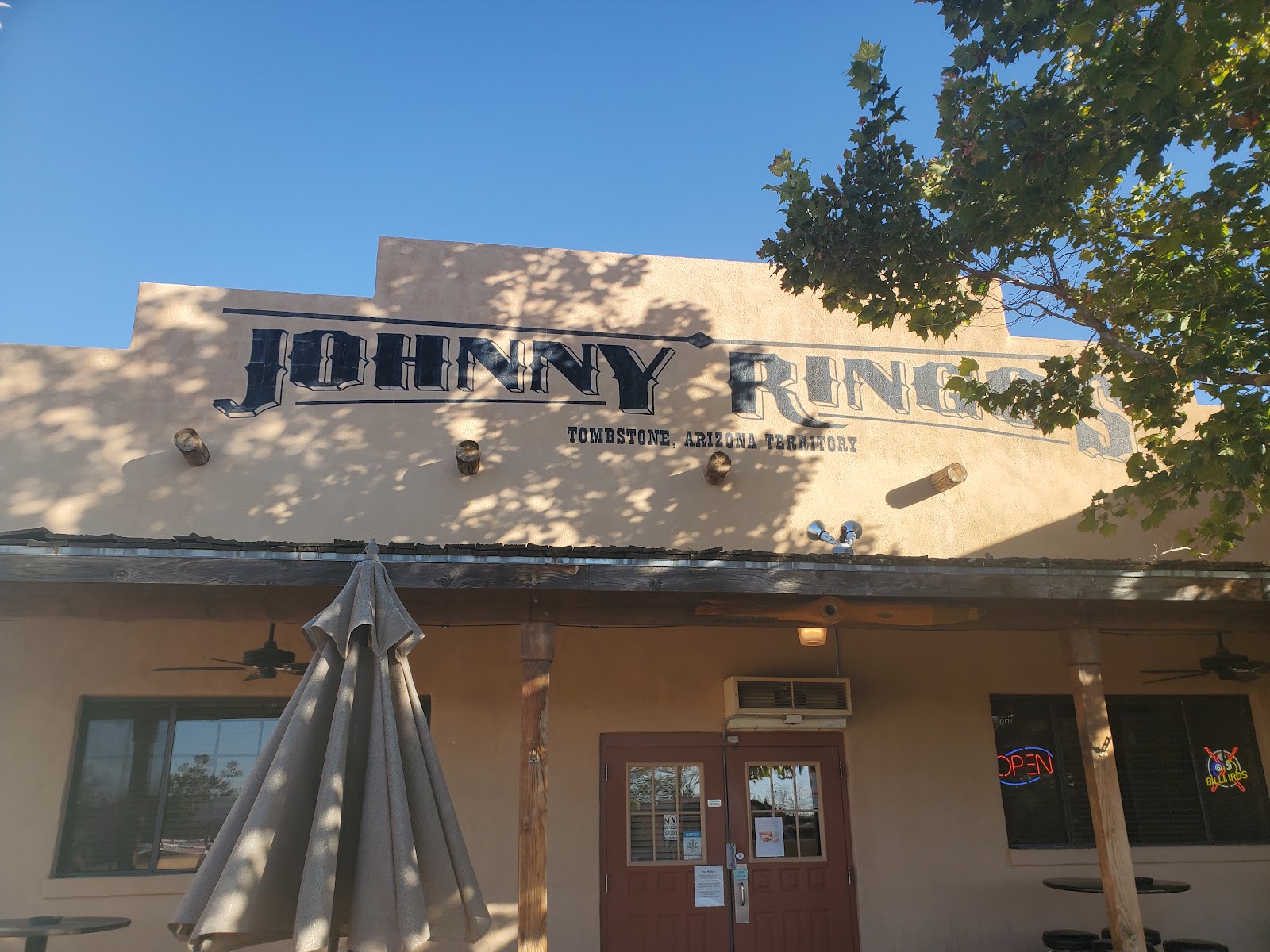 Johnny Ringo's Bar