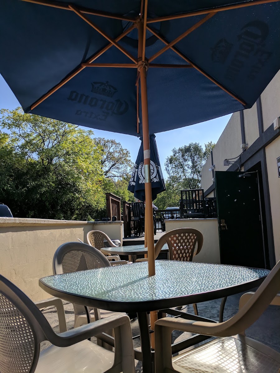 JT's Porch Saloon & Eatery