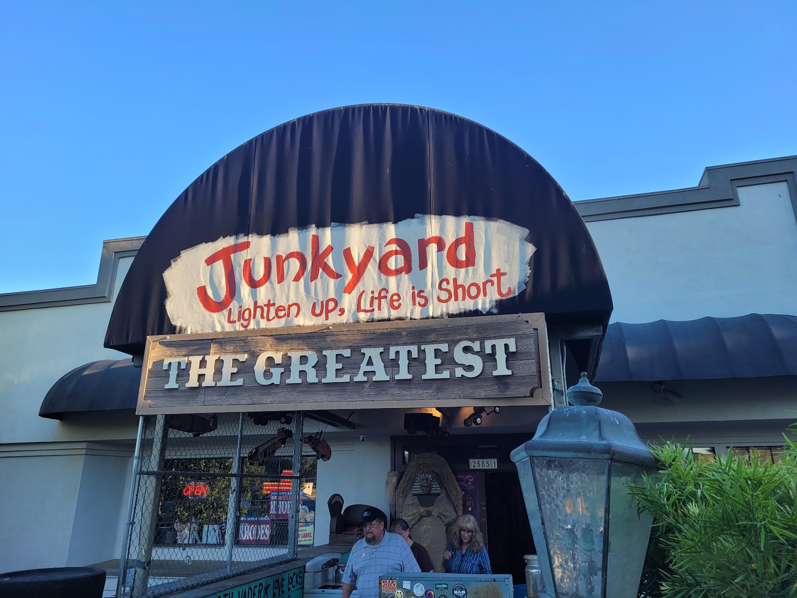 Junkyard Cafe