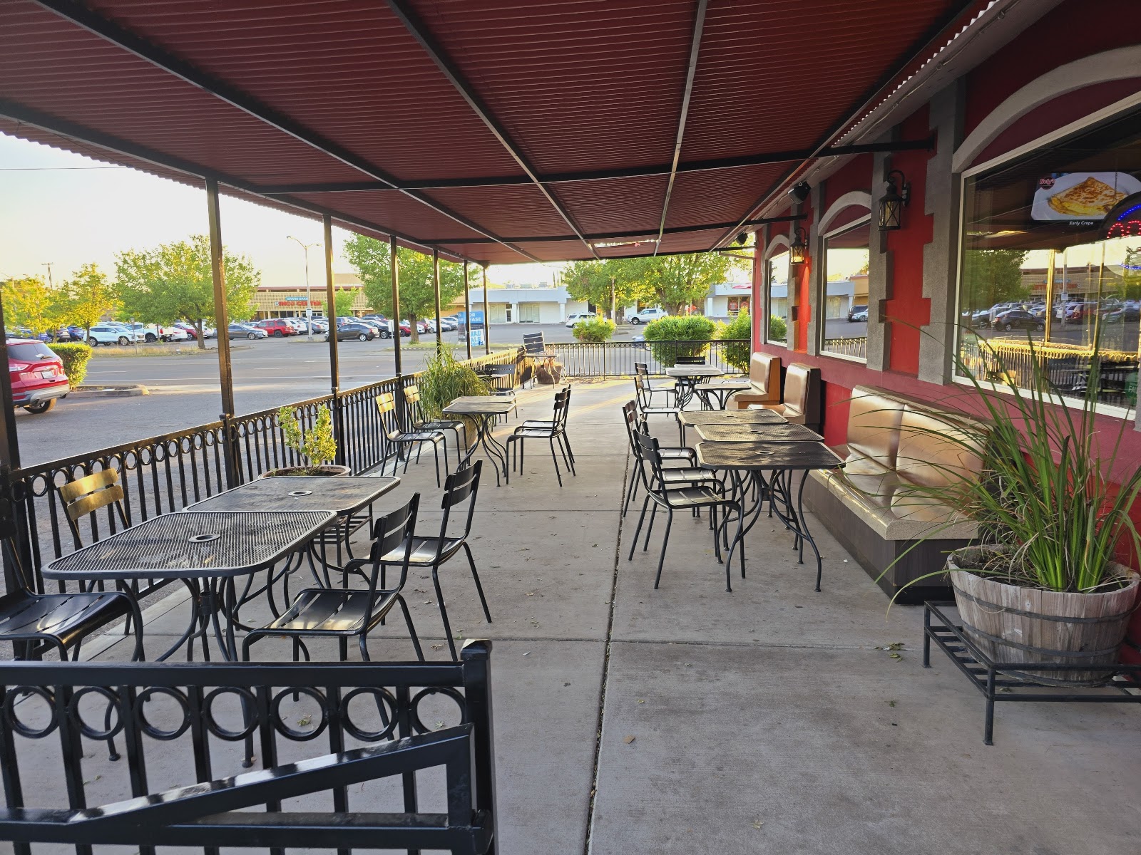 Kely's Crepes & Burgers