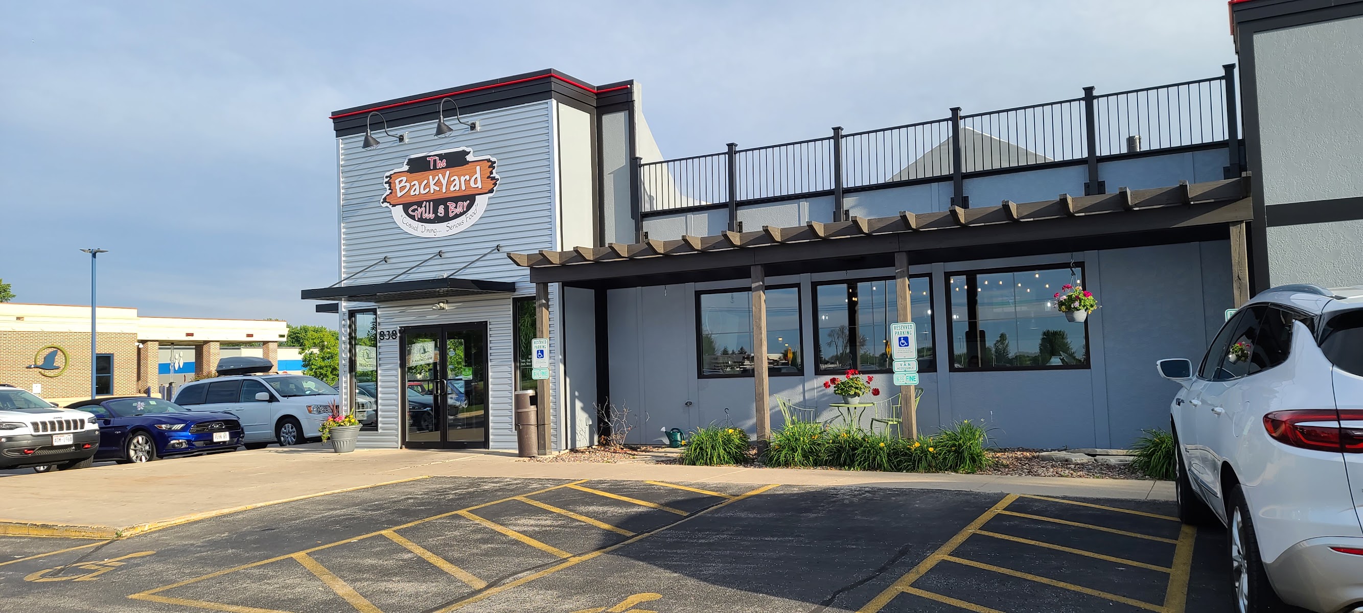 Kurtev's Backyard Bar and Grill