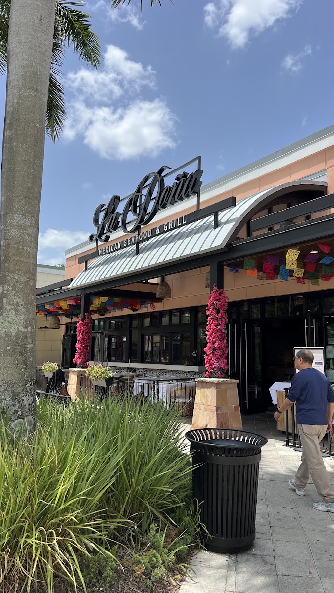 La Doña Seafood & Grill
