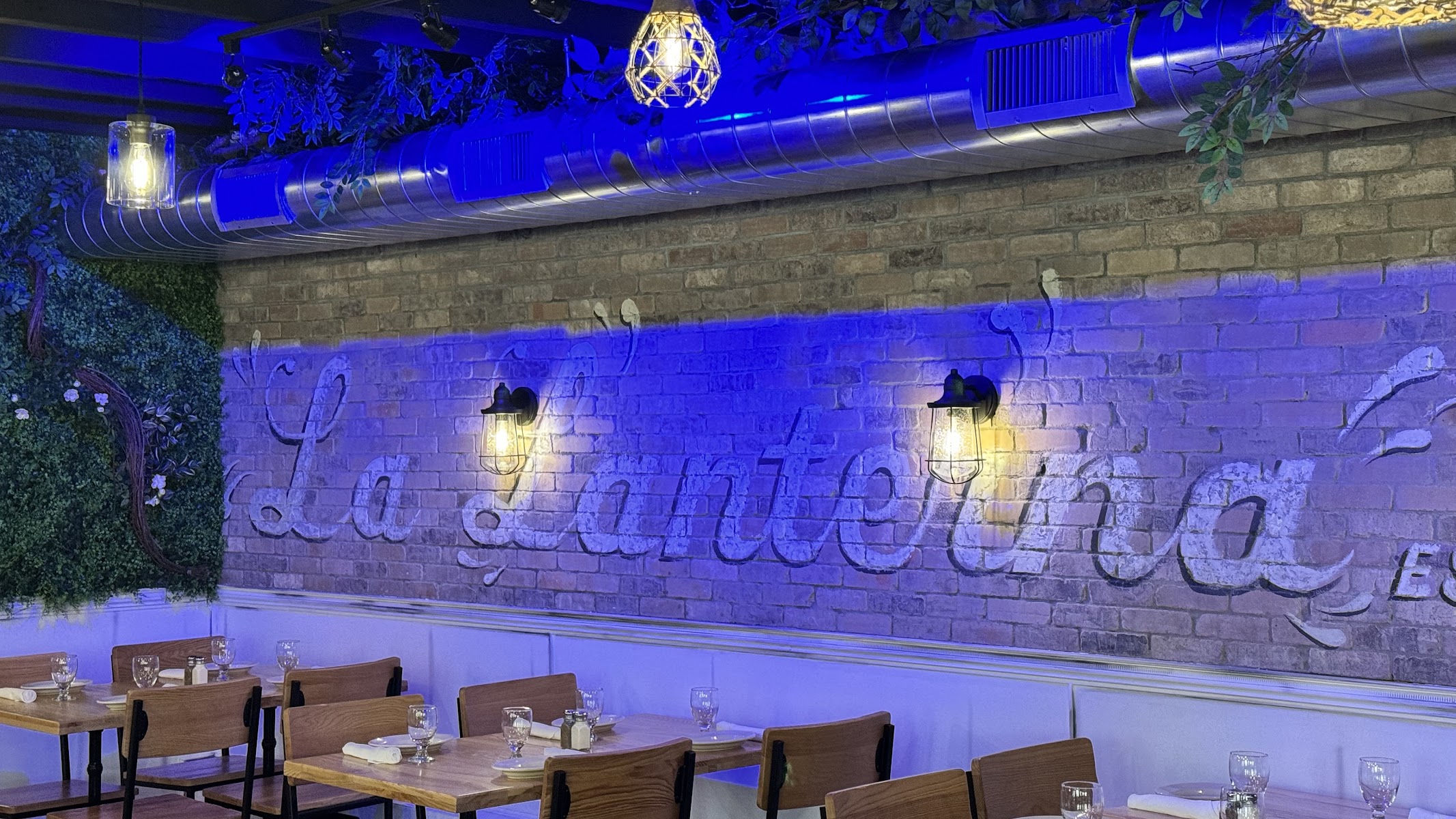 La Lanterna Restaurant Wine & Beer Garden