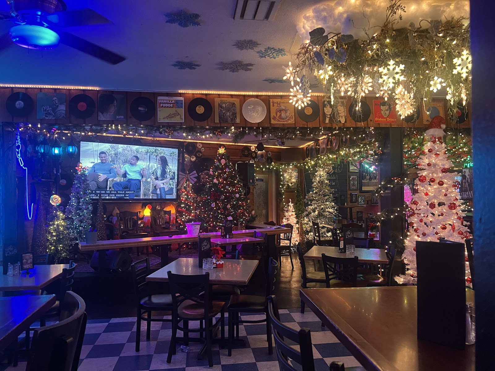 Lake City Pub