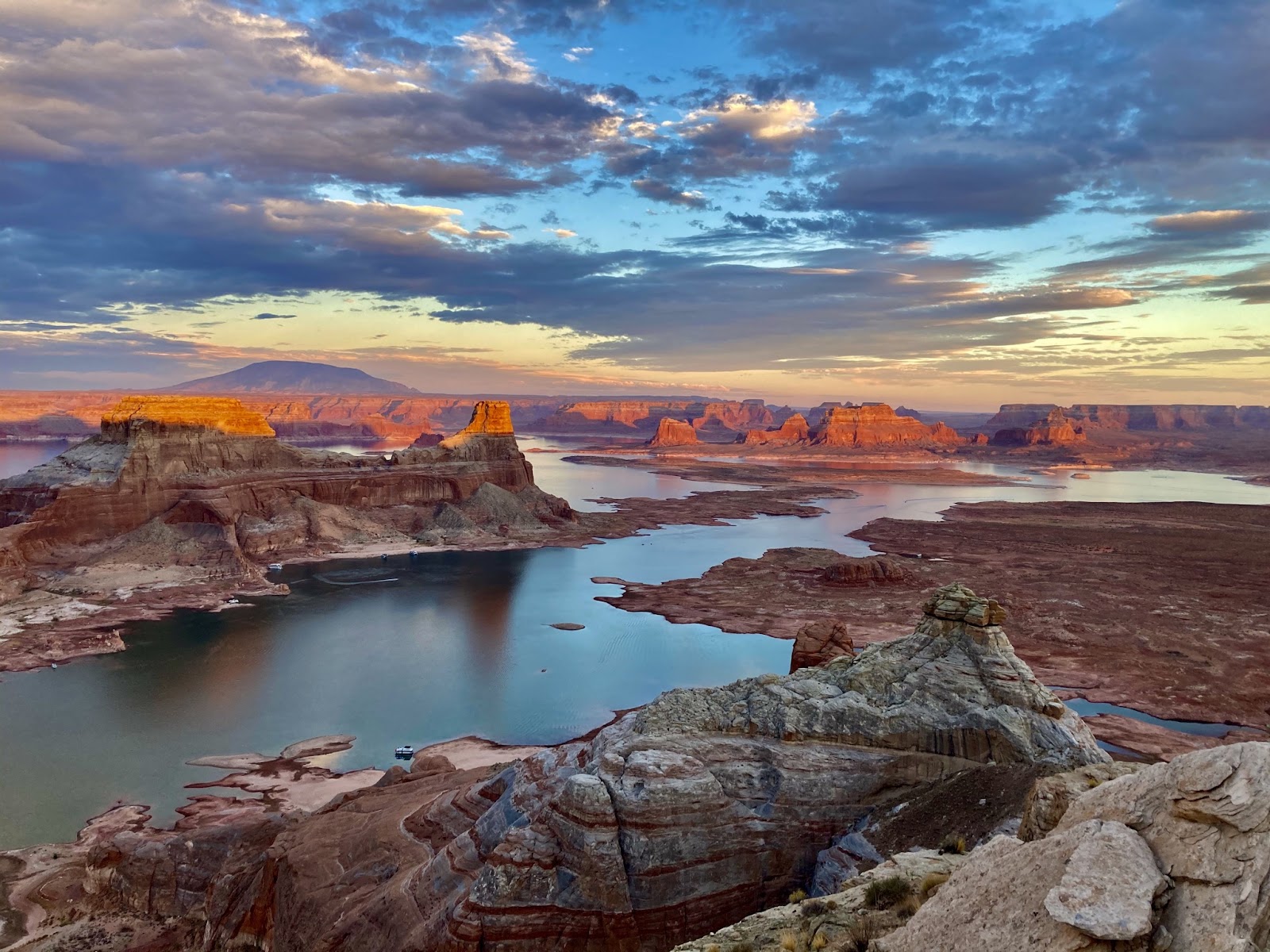 Lake Powell Scenic Tours