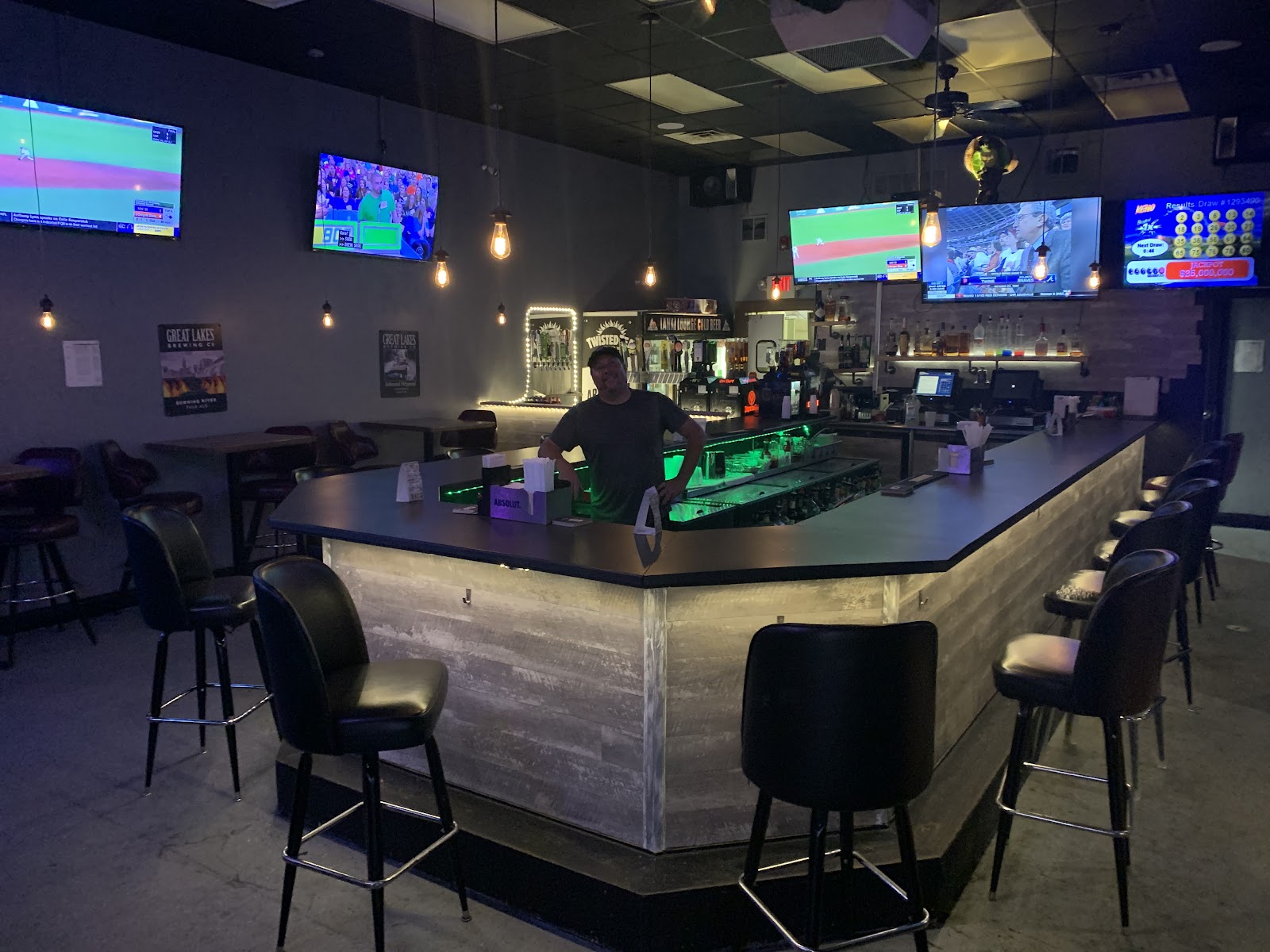Lanai Lounge